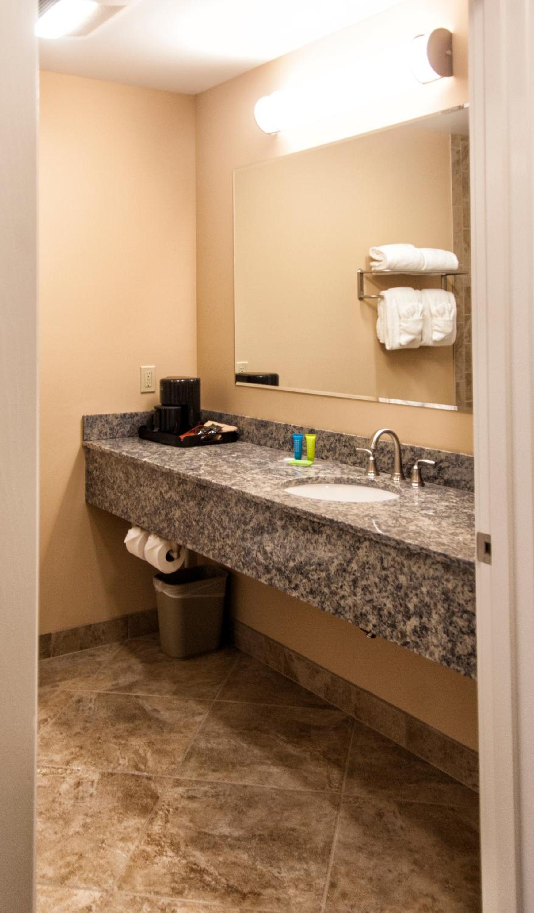 Bar Harbor Manor photo 19