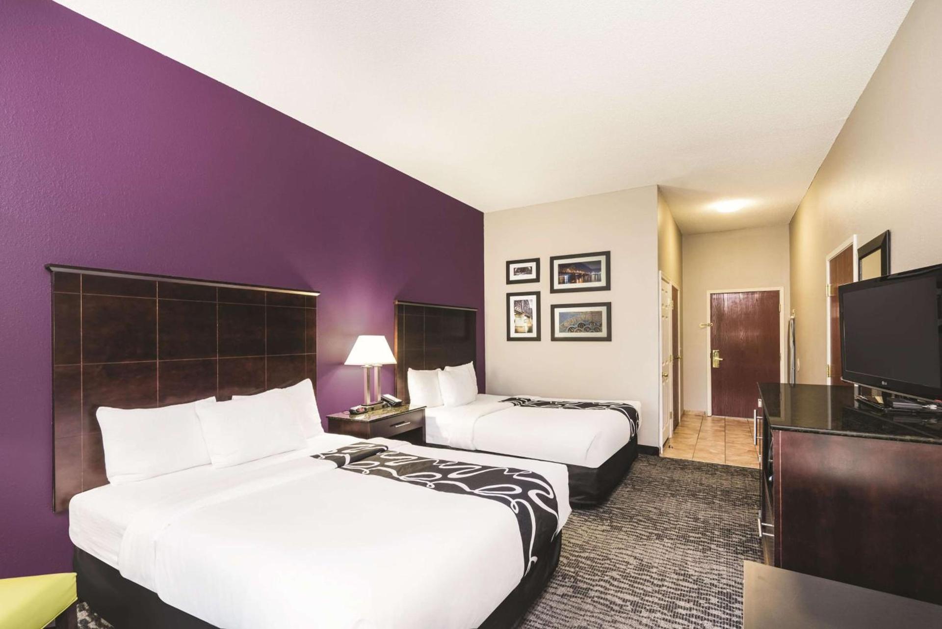 La Quinta Inn & Suites by Wyndham Louisville East photo 31