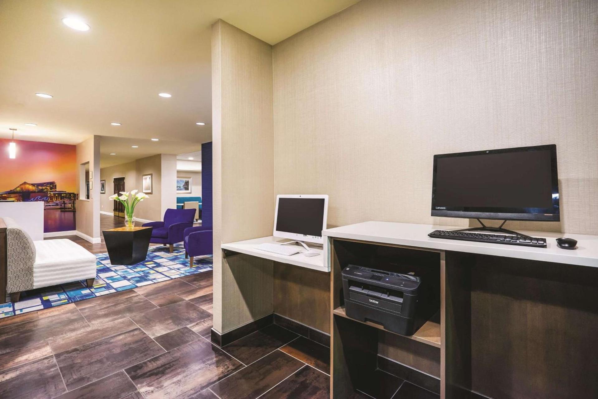 Garner Hotel Glen Burnie BWI Airport Area by IHG photo 5