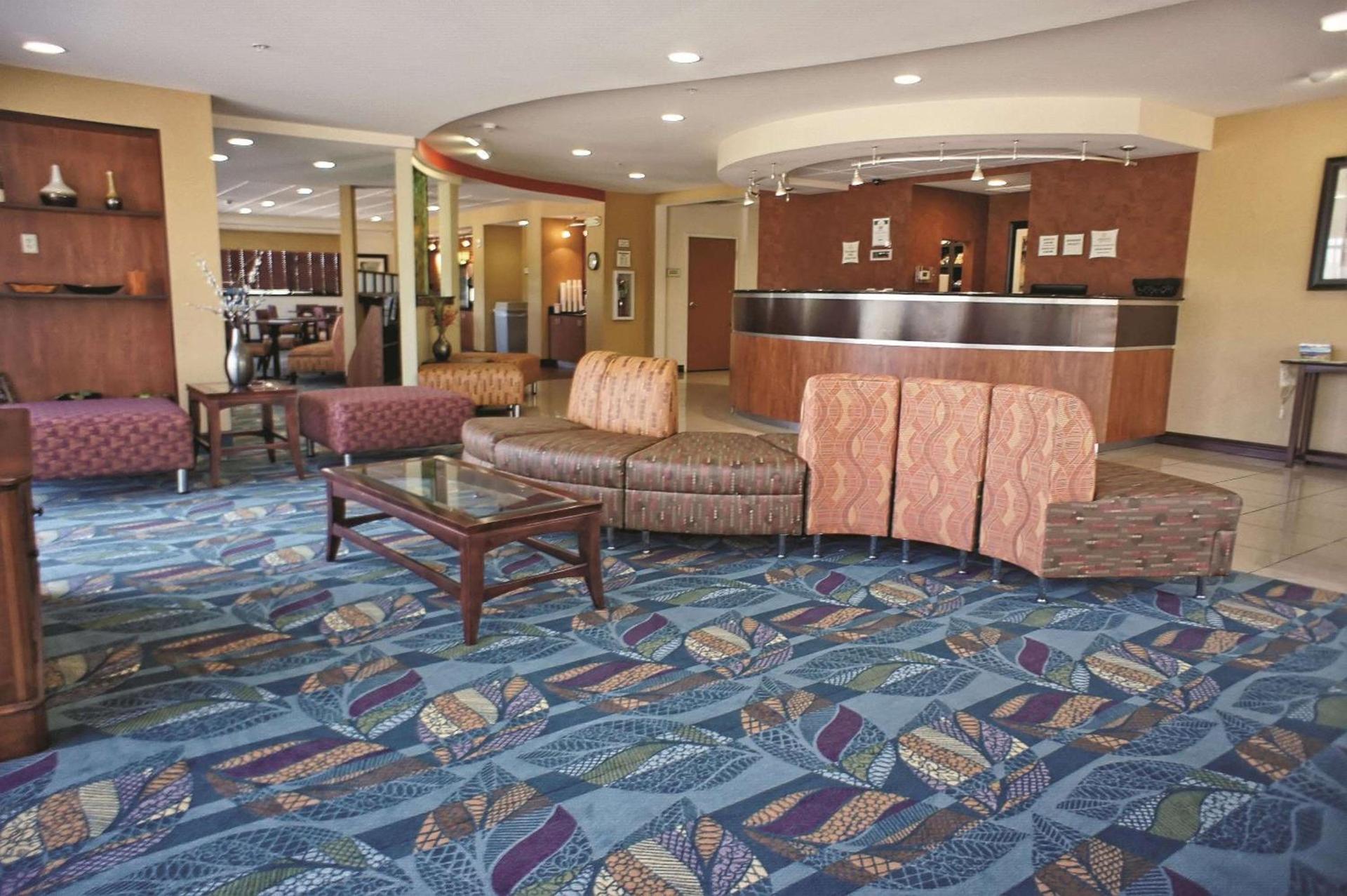 La Quinta by Wyndham Edmond photo 5