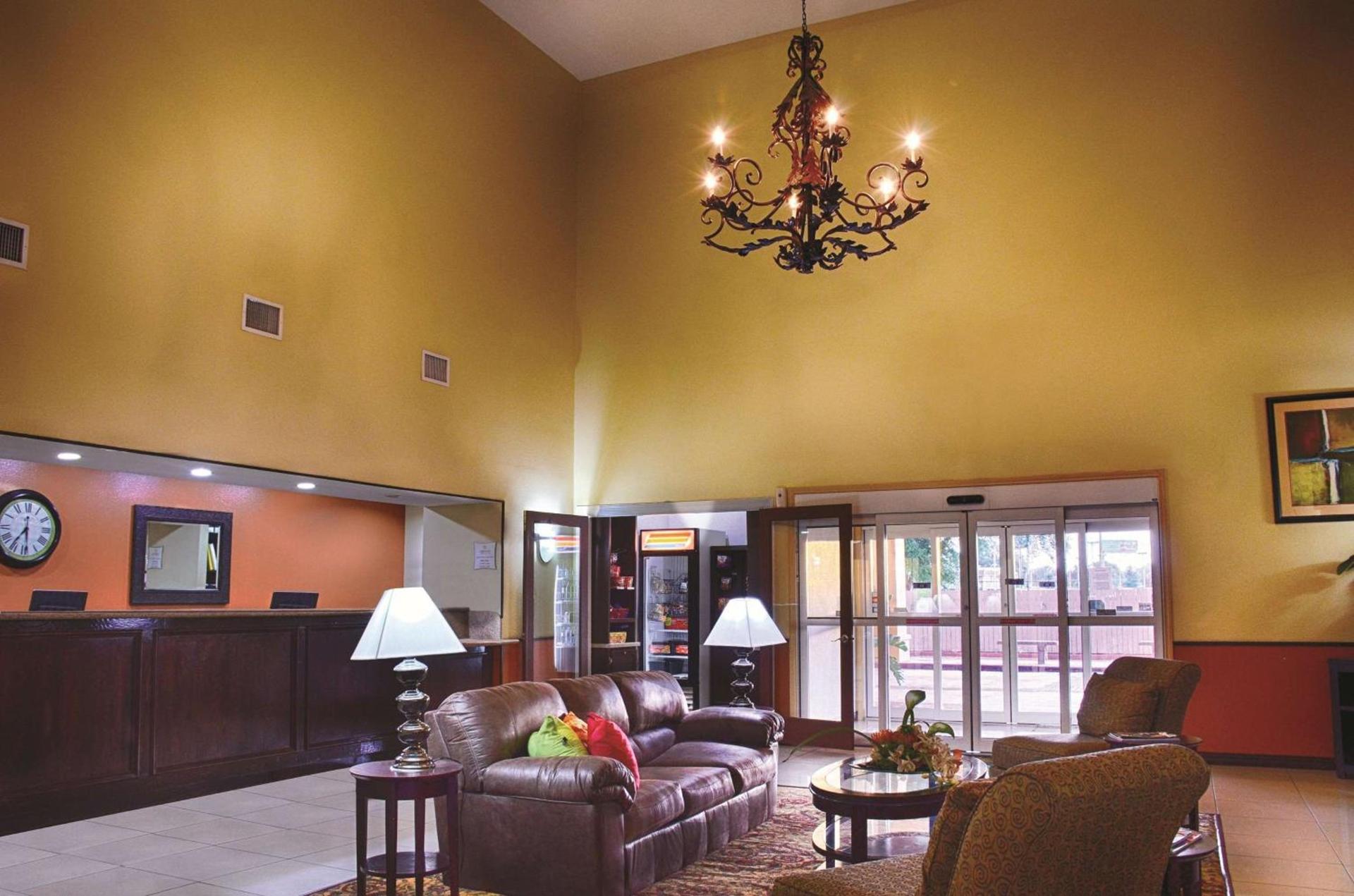 La Quinta by Wyndham Alice photo 3