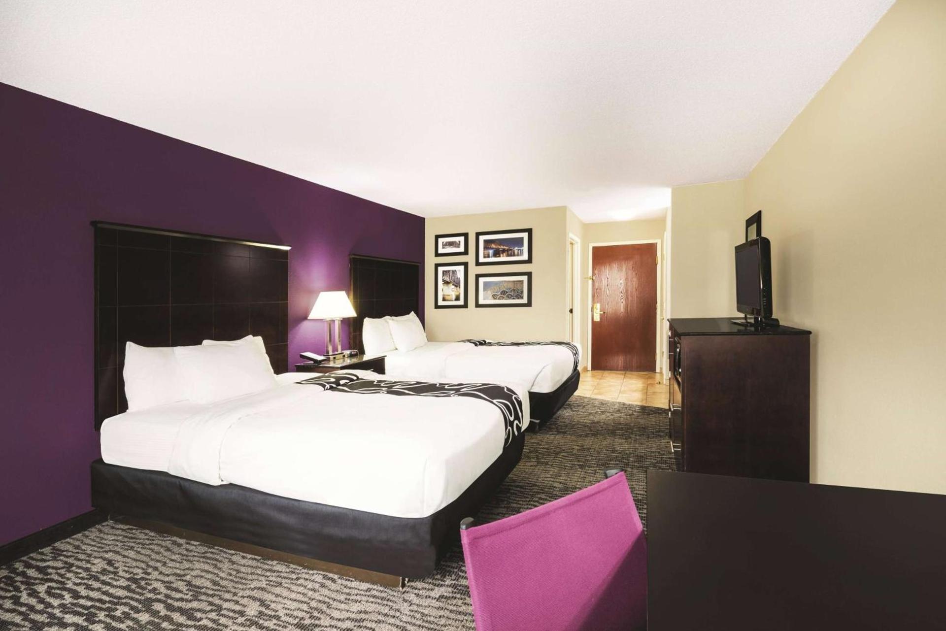 La Quinta Inn & Suites by Wyndham Louisville East photo 27