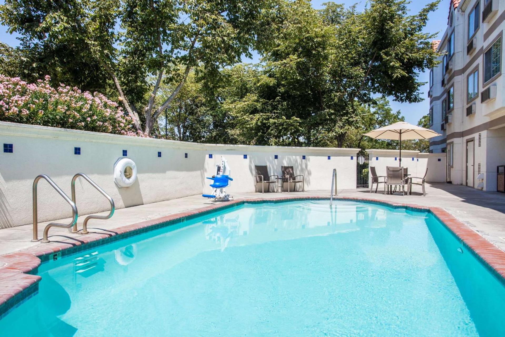 La Quinta by Wyndham Davis photo 35