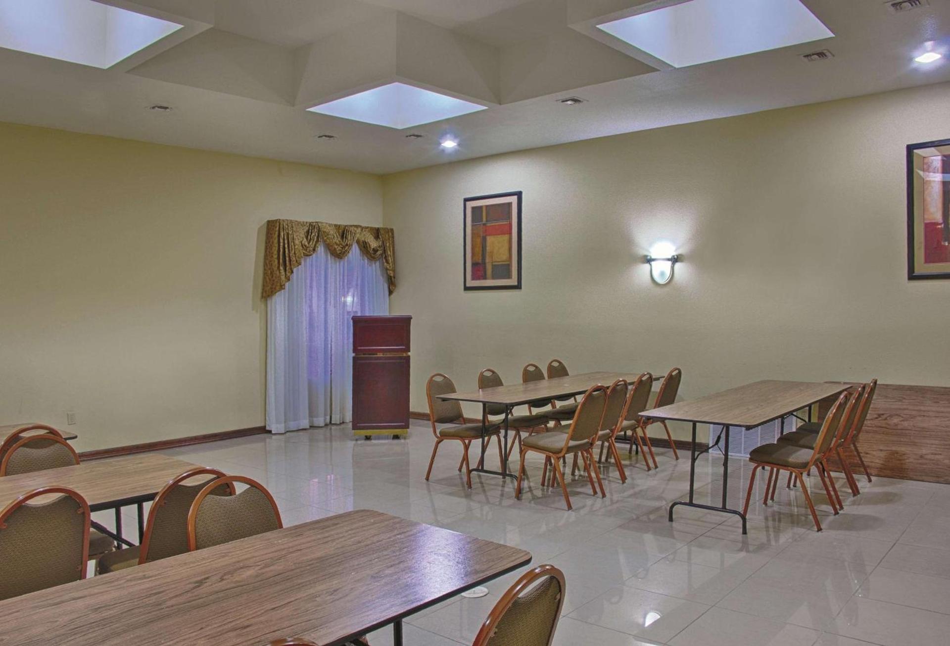 La Quinta by Wyndham Alice photo 19