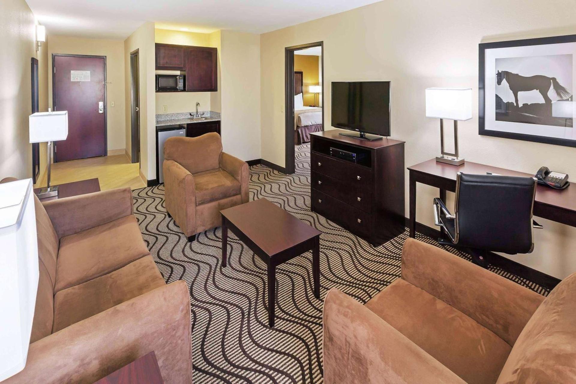 La Quinta by Wyndham Floresville photo 46