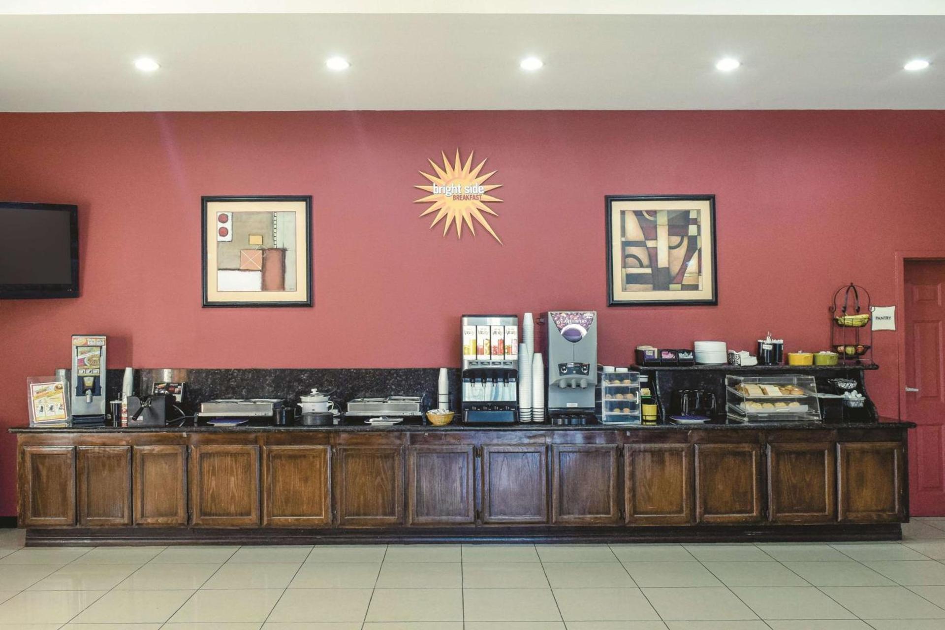 La Quinta by Wyndham Alice photo 24