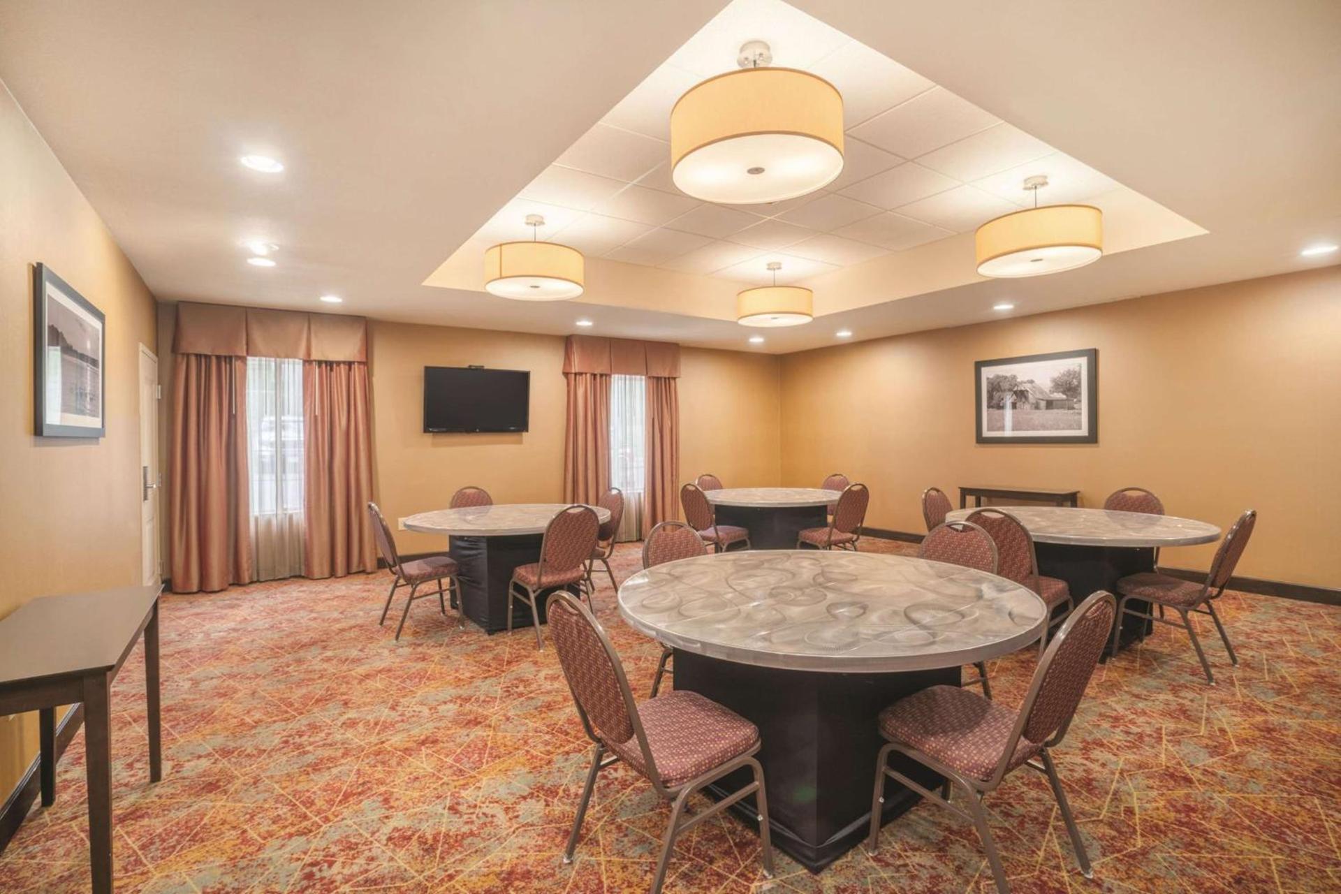 La Quinta by Wyndham Smyrna TN - Nashville photo 25