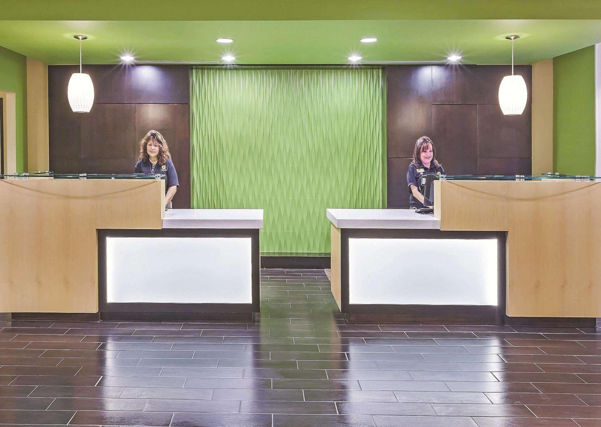 La Quinta by Wyndham Pecos photo 2
