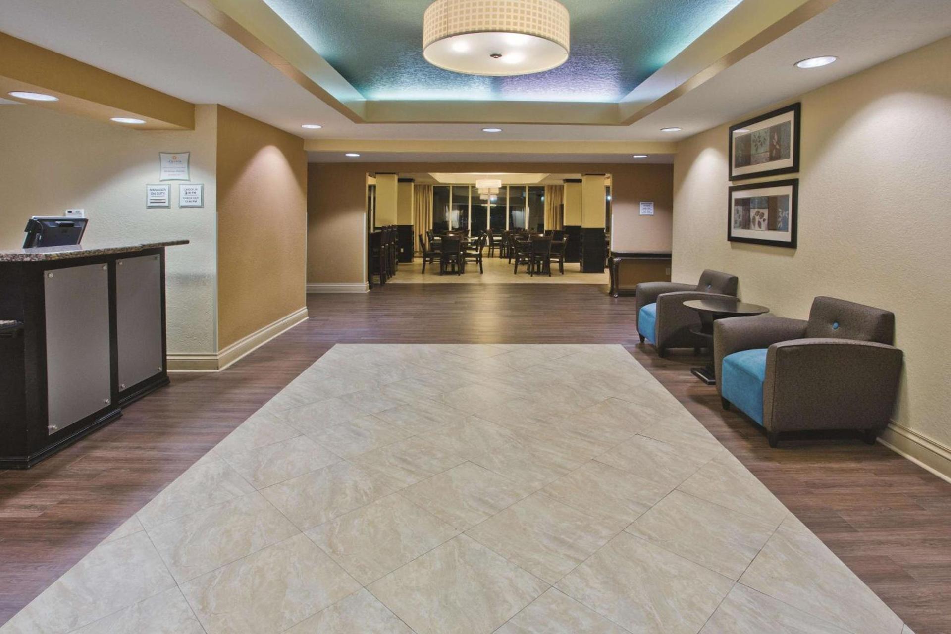 La Quinta by Wyndham Hot Springs photo 8