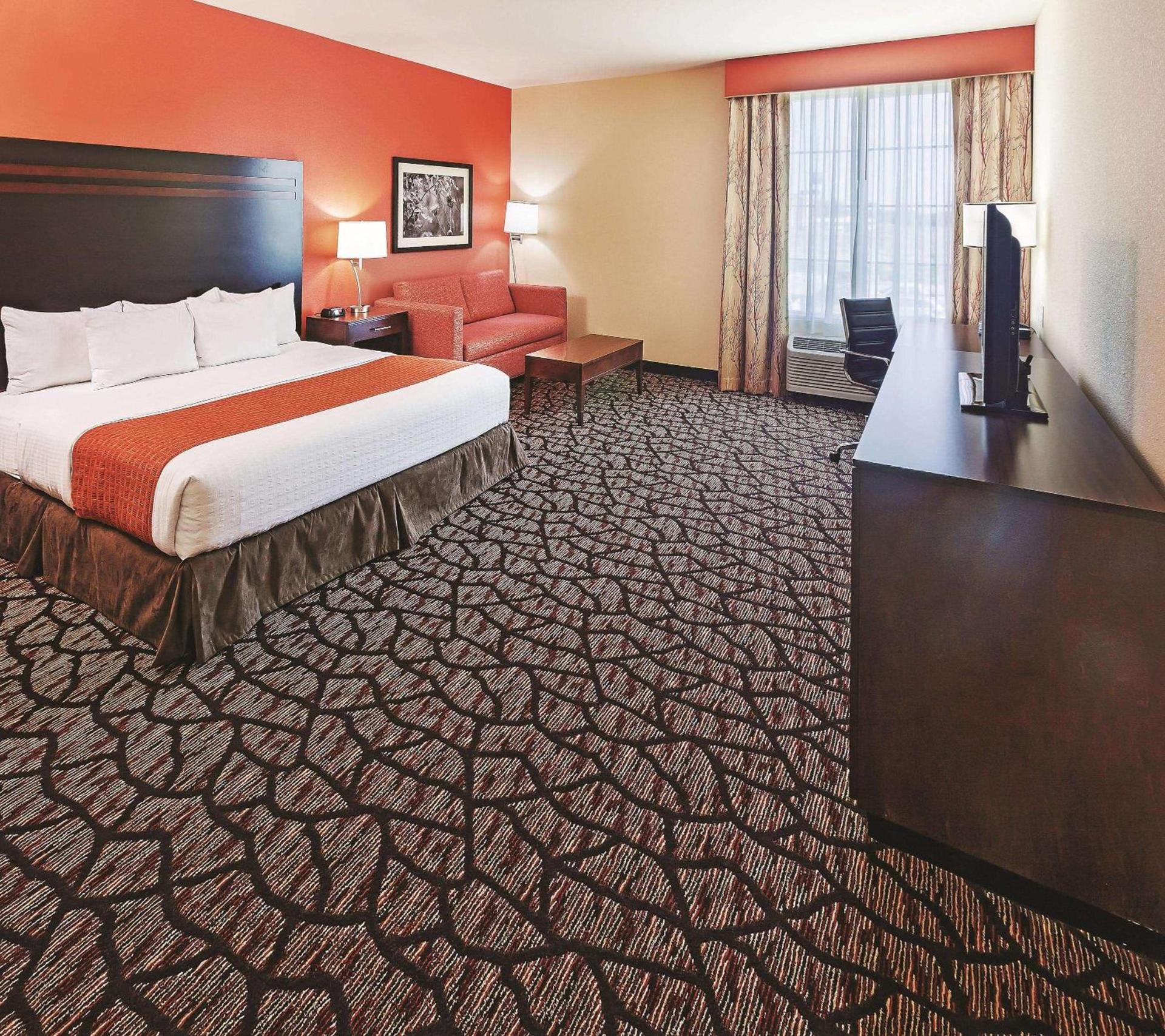 La Quinta by Wyndham Pecos photo 40