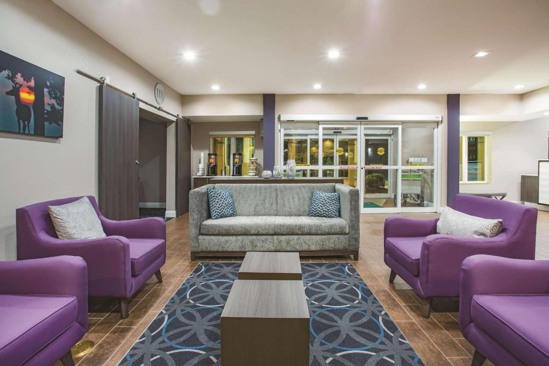 La Quinta by Wyndham Russellville photo 4