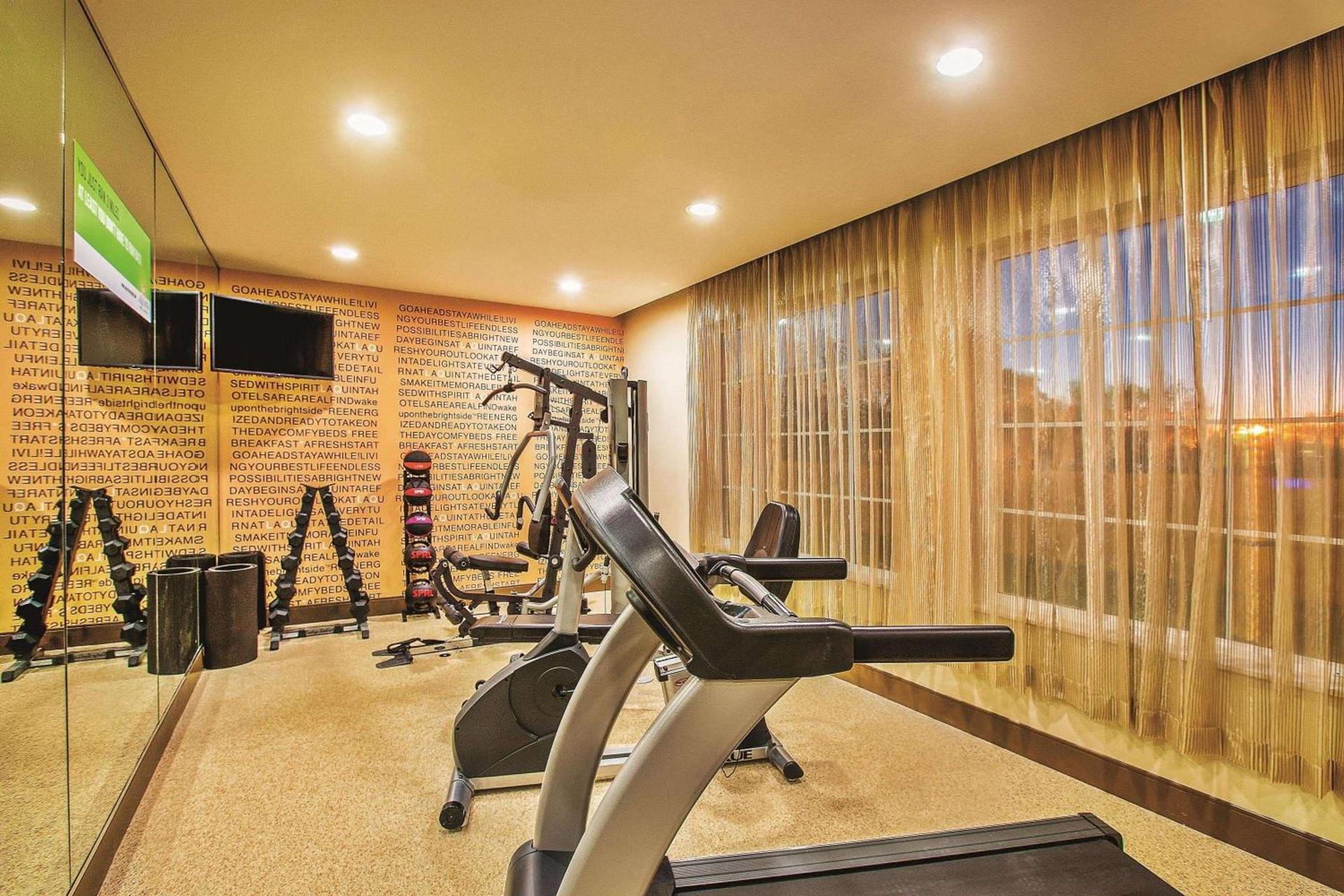 La Quinta by Wyndham Cotulla photo 25