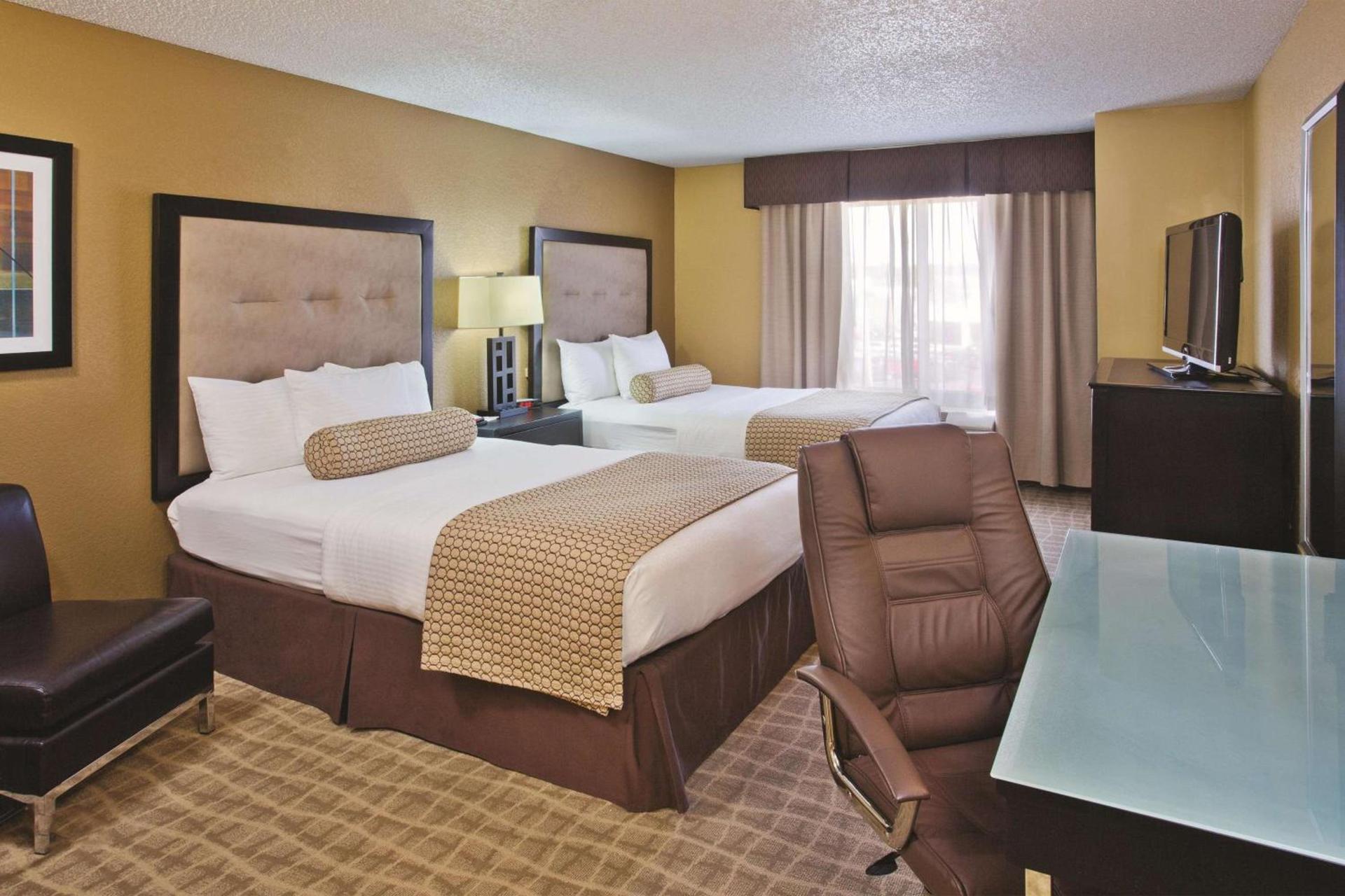 La Quinta by Wyndham Hot Springs photo 12