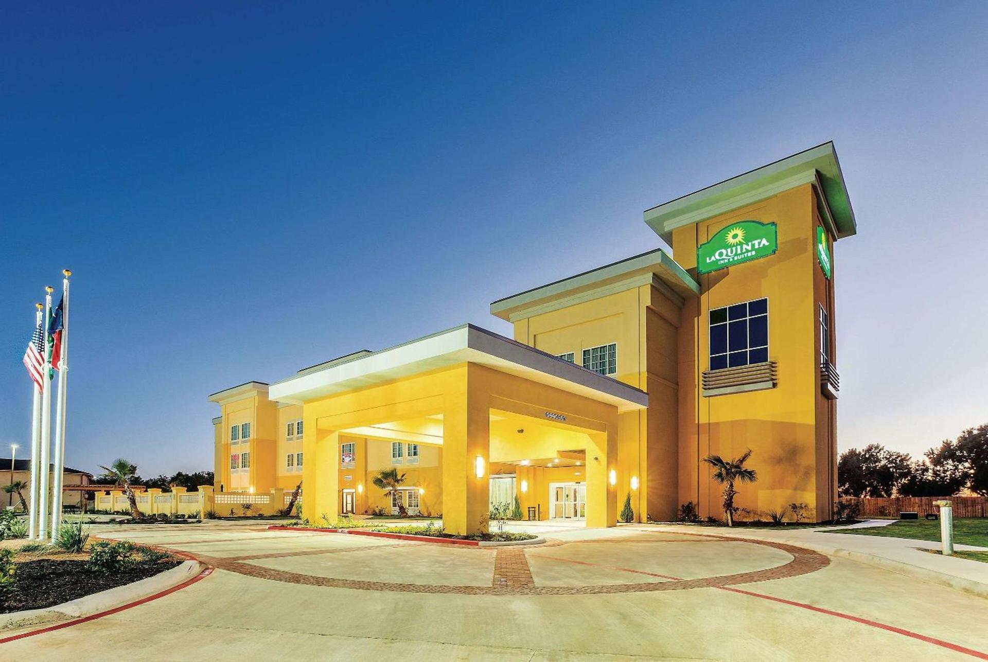 La Quinta by Wyndham Cotulla photo 20