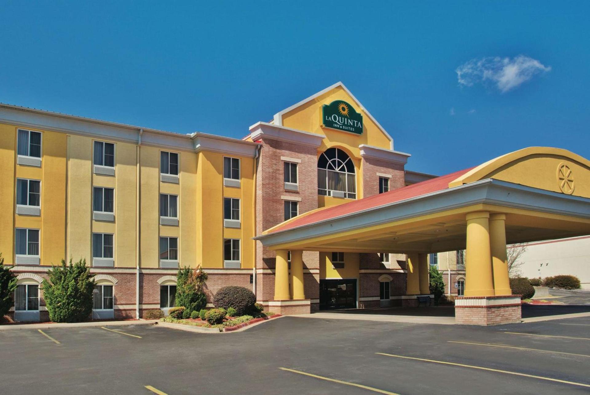 La Quinta by Wyndham Hot Springs photo 4