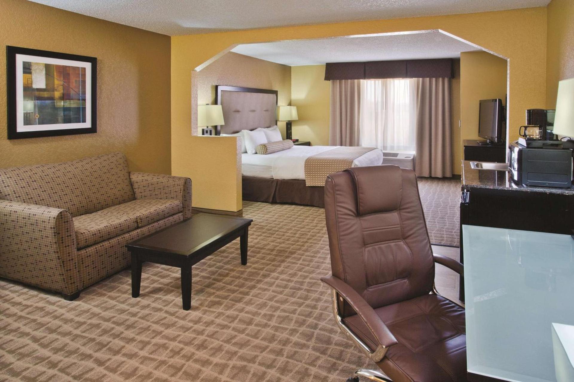 La Quinta by Wyndham Hot Springs photo 14