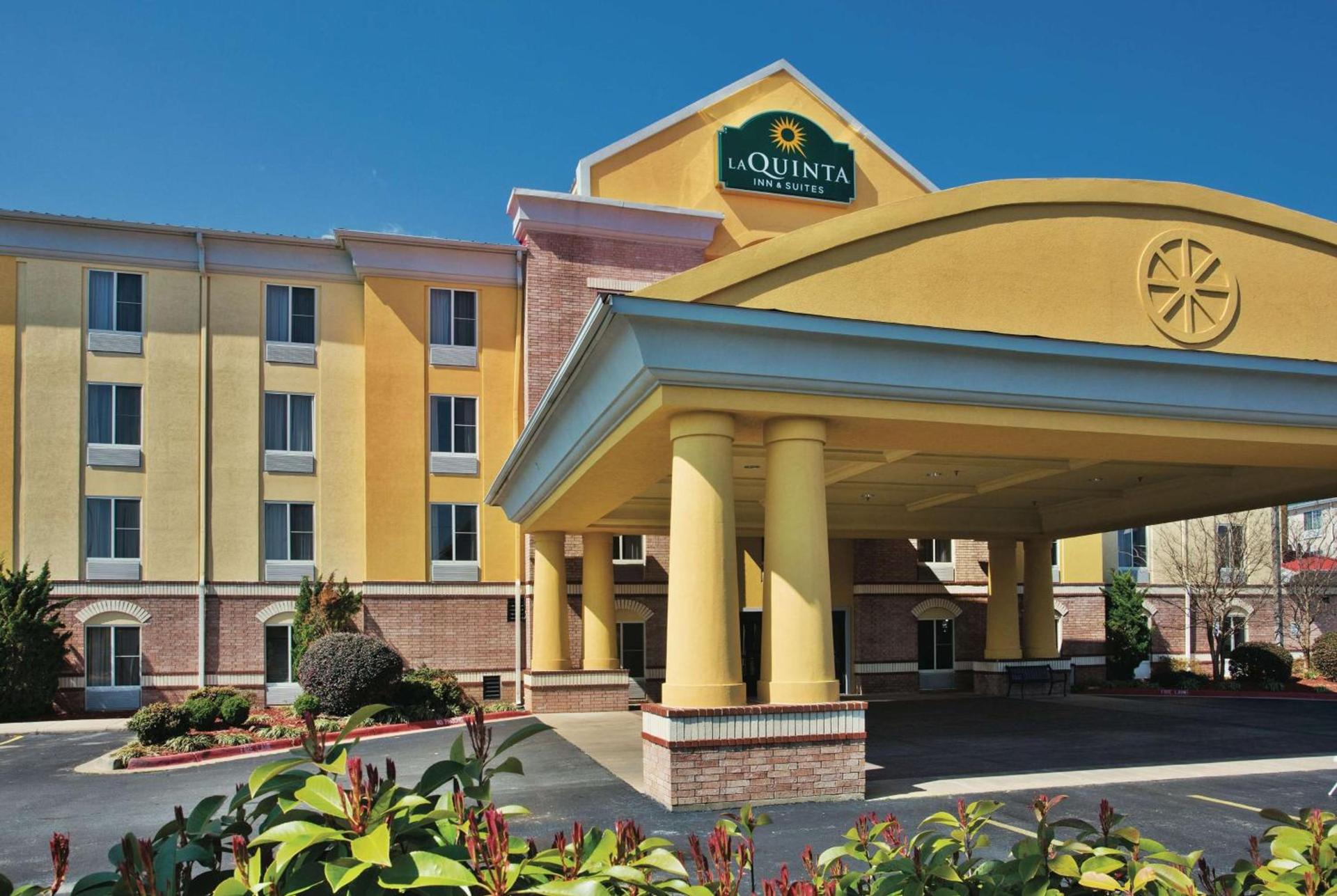 La Quinta by Wyndham Hot Springs photo 2