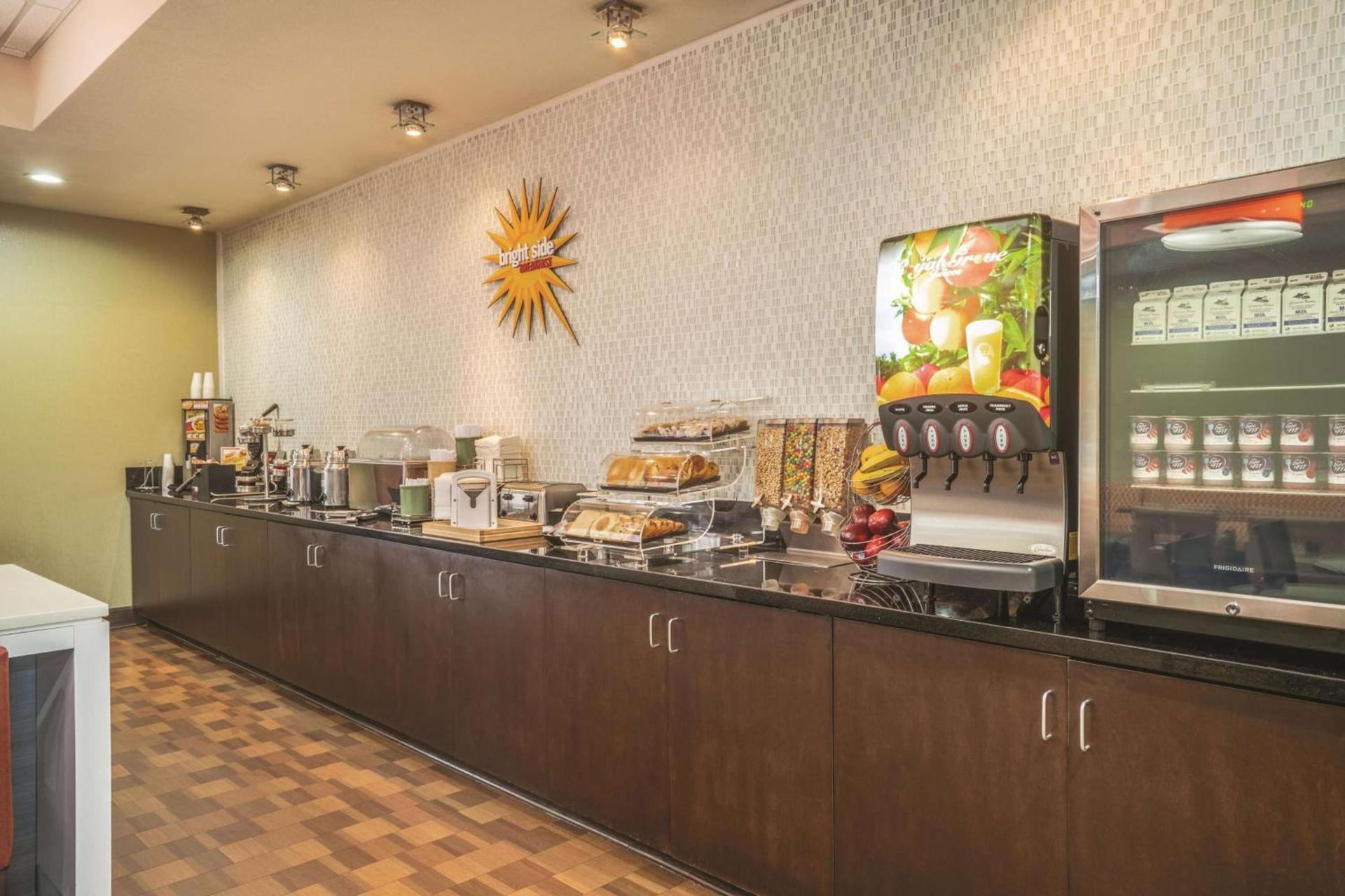 La Quinta by Wyndham Smyrna TN - Nashville photo 32