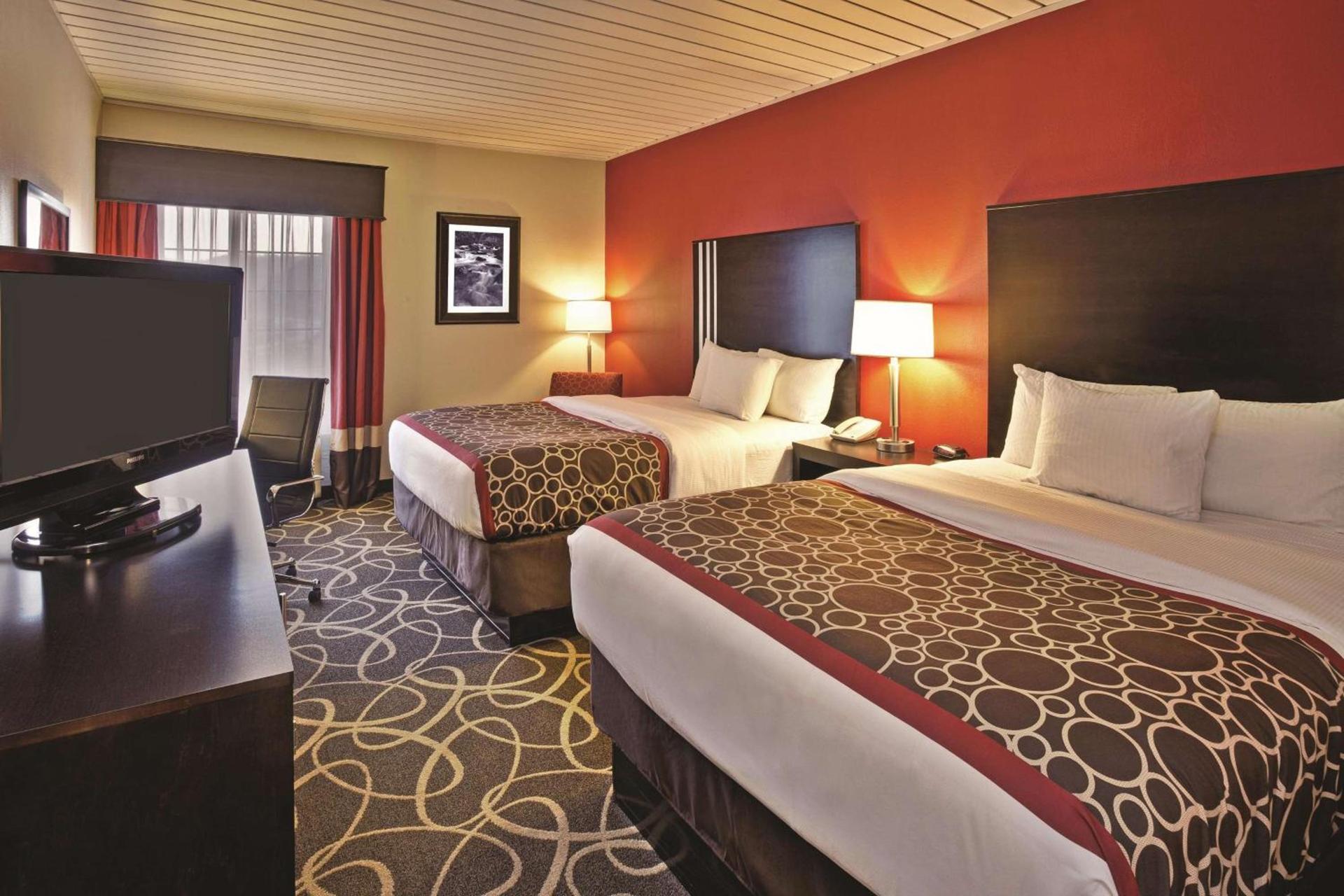La Quinta by Wyndham Elkview - Charleston NE photo 11