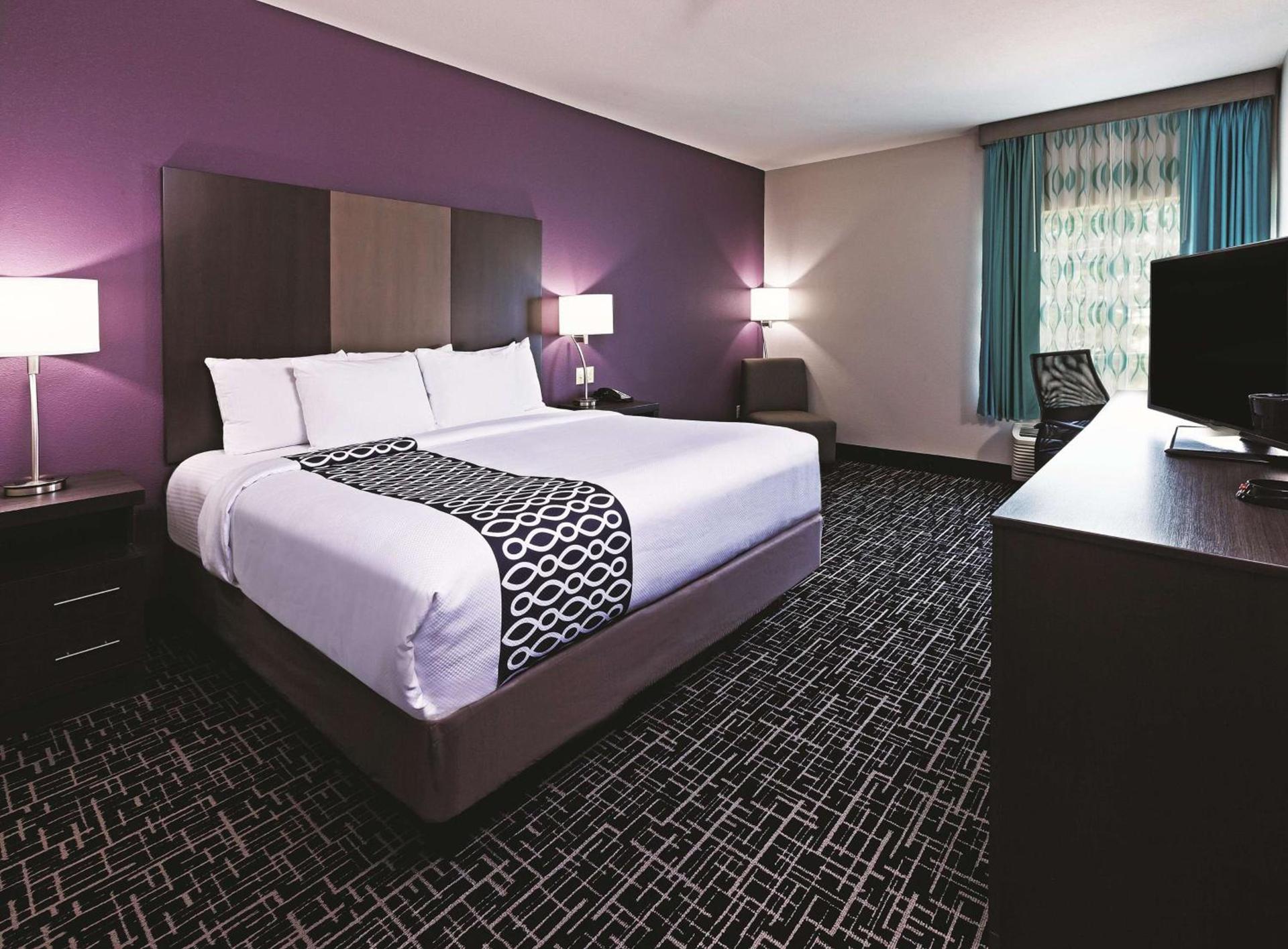 Comfort Inn & Suites photo 27