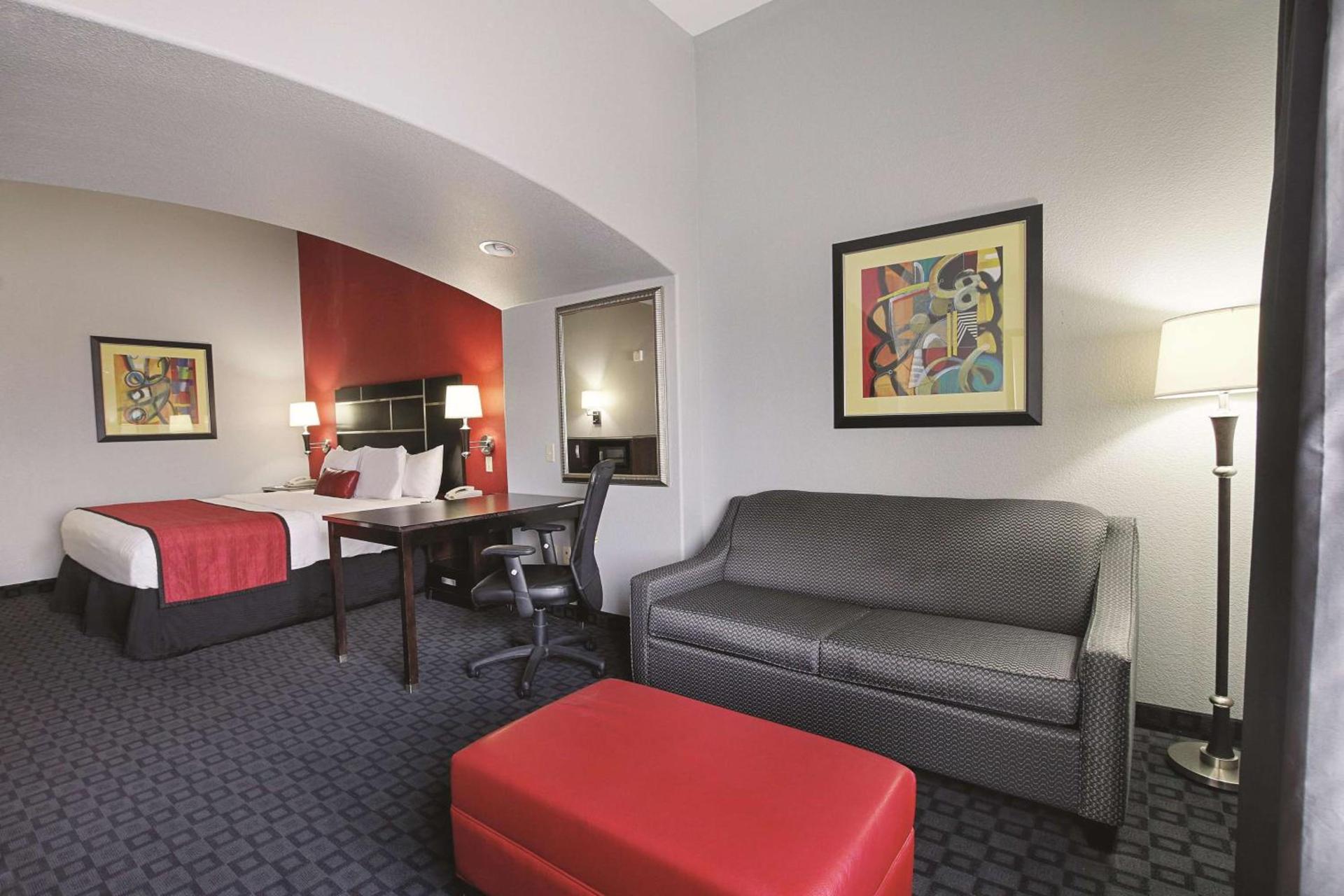 La Quinta Inn & Suites by Wyndham South Dallas - Hutchins photo 21