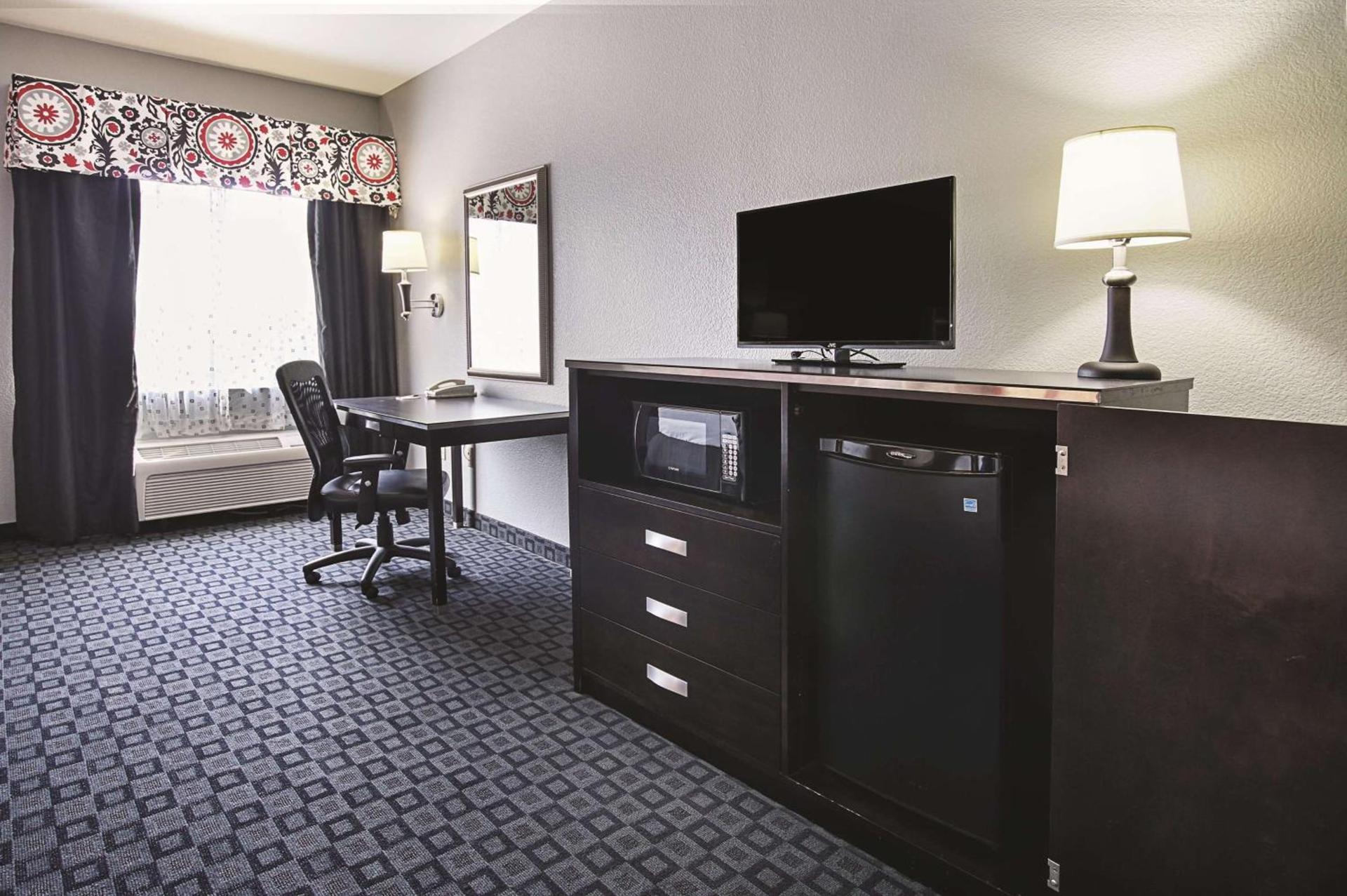 La Quinta Inn & Suites by Wyndham South Dallas - Hutchins photo 20