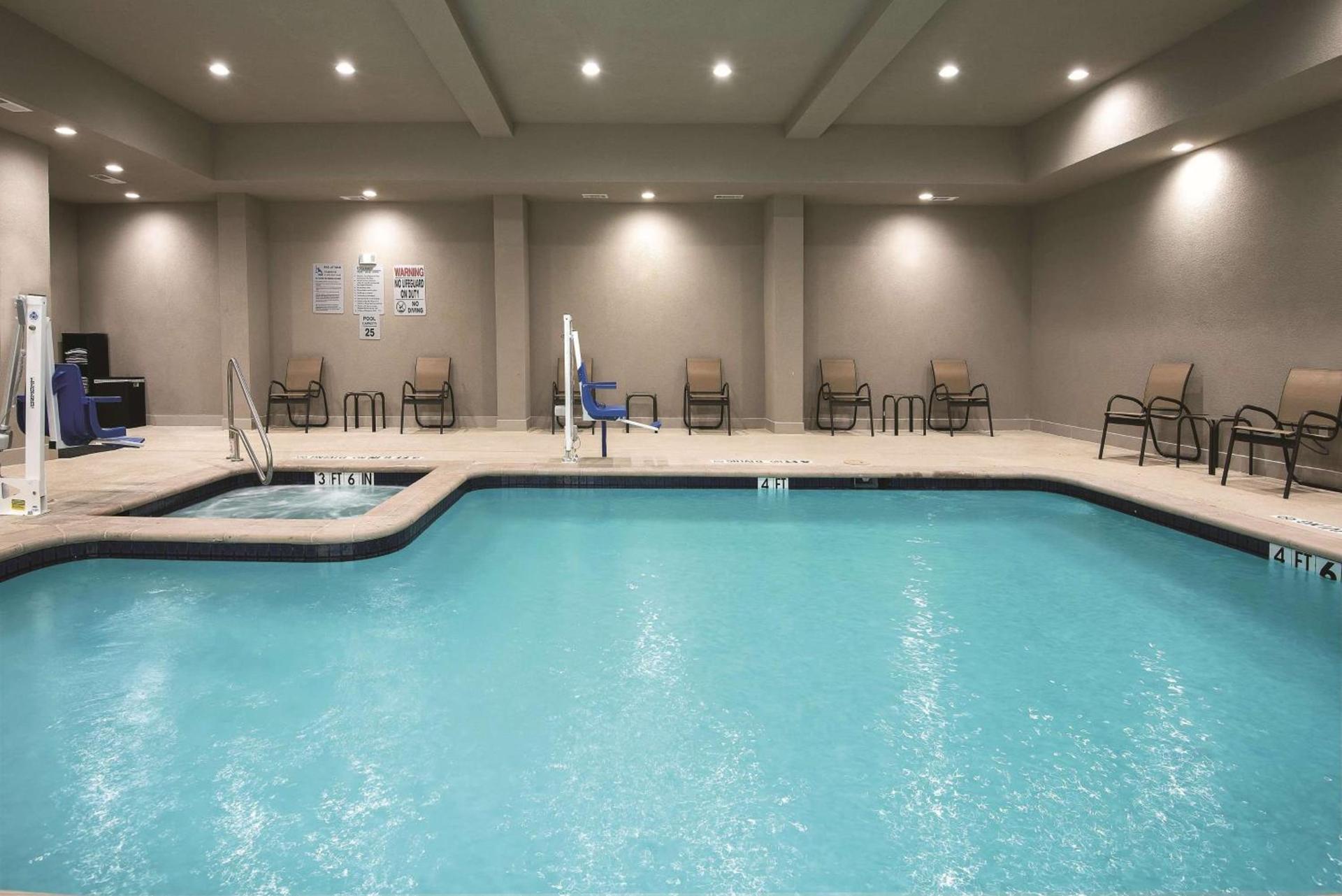 La Quinta by Wyndham Fort Worth West - I-30 photo 10
