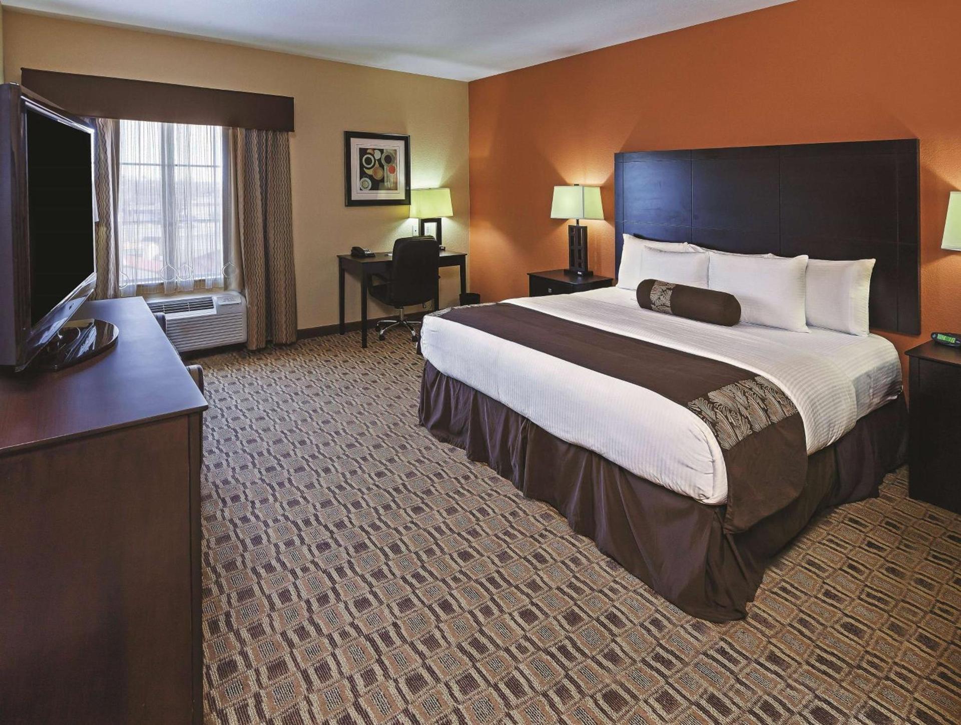 La Quinta by Wyndham Searcy photo 16