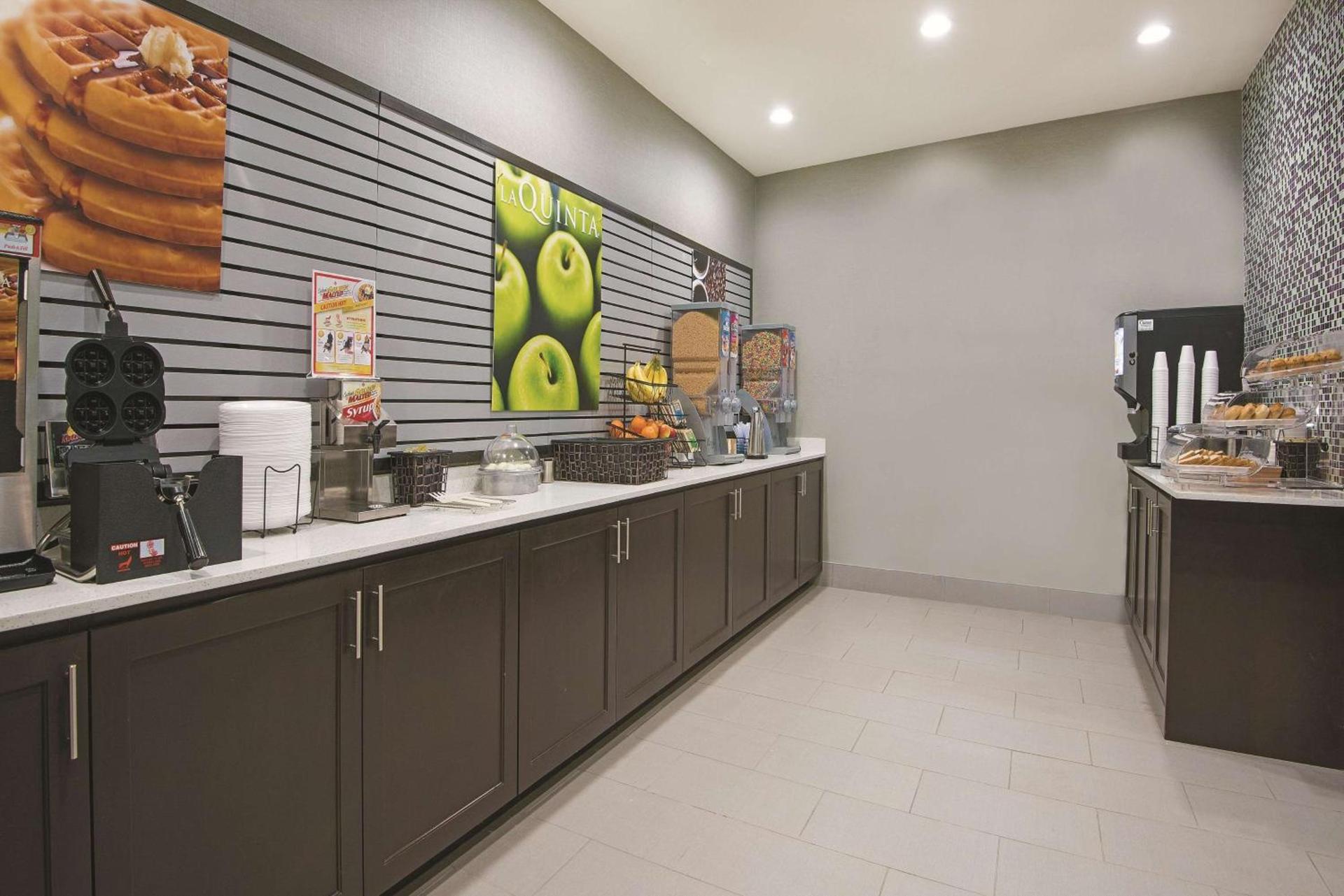 La Quinta by Wyndham Fort Worth West - I-30 photo 12