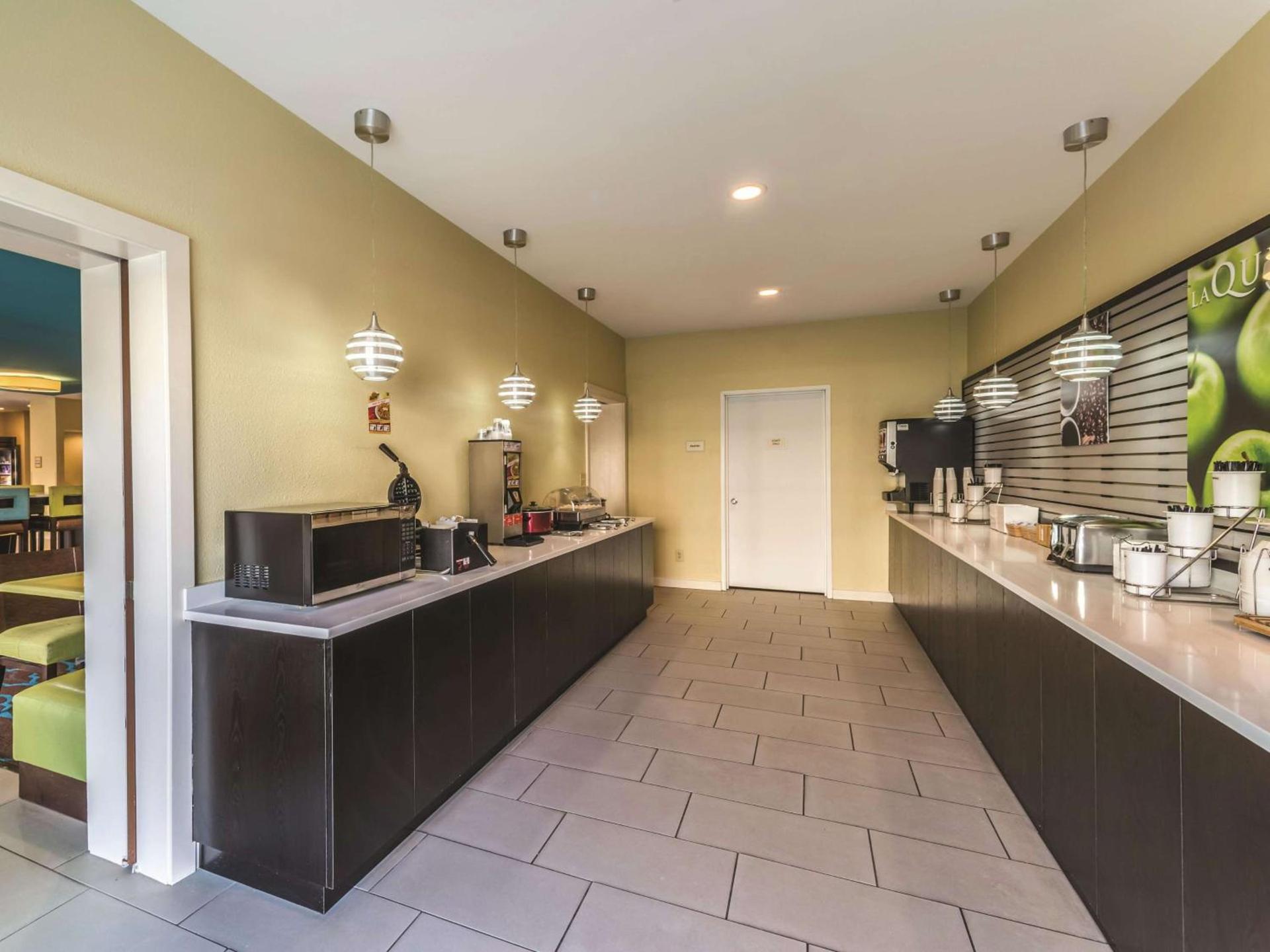 La Quinta by Wyndham Collinsville - St. Louis photo 4