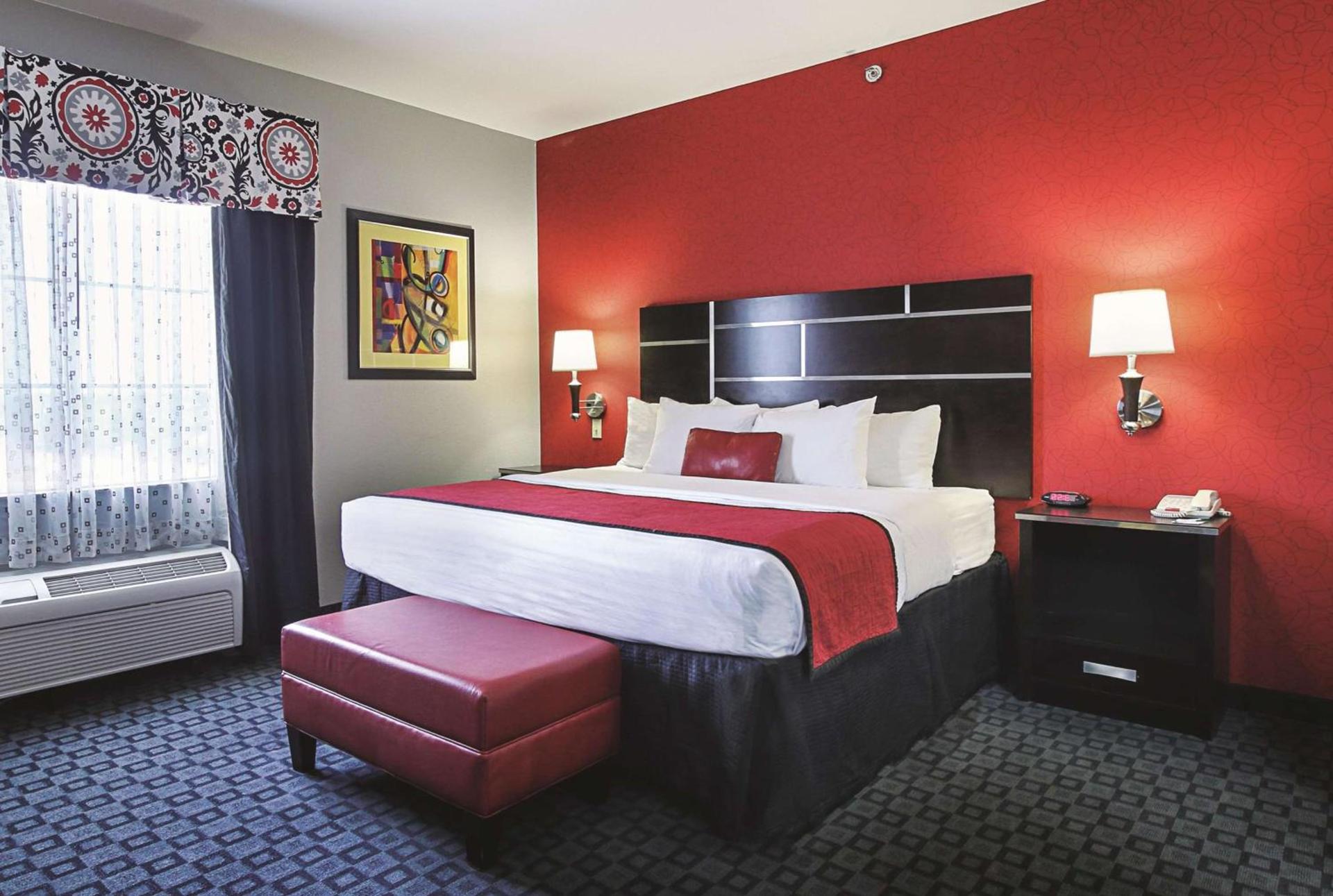 La Quinta Inn & Suites by Wyndham South Dallas - Hutchins photo 16