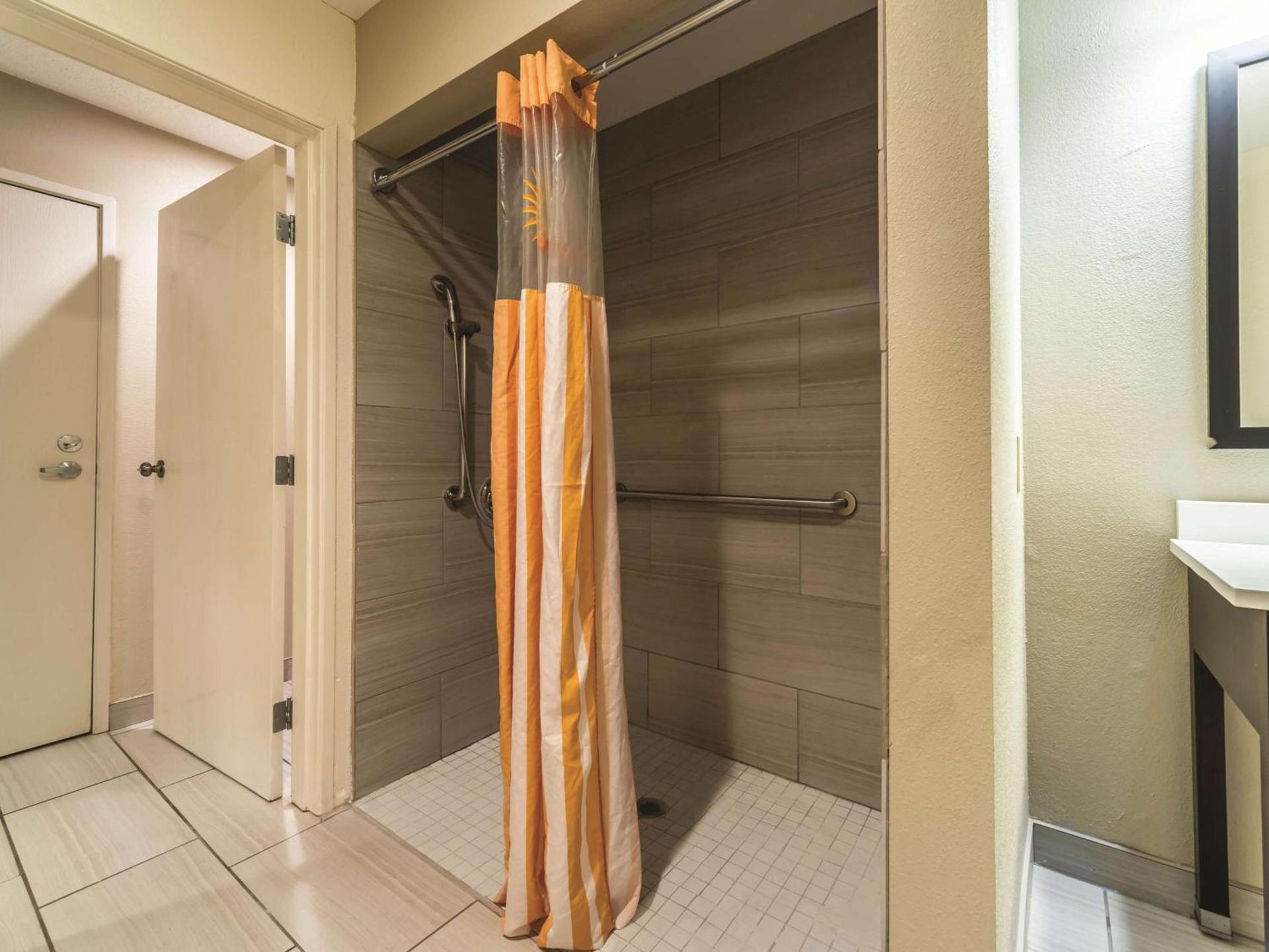 La Quinta by Wyndham Collinsville - St. Louis photo 7