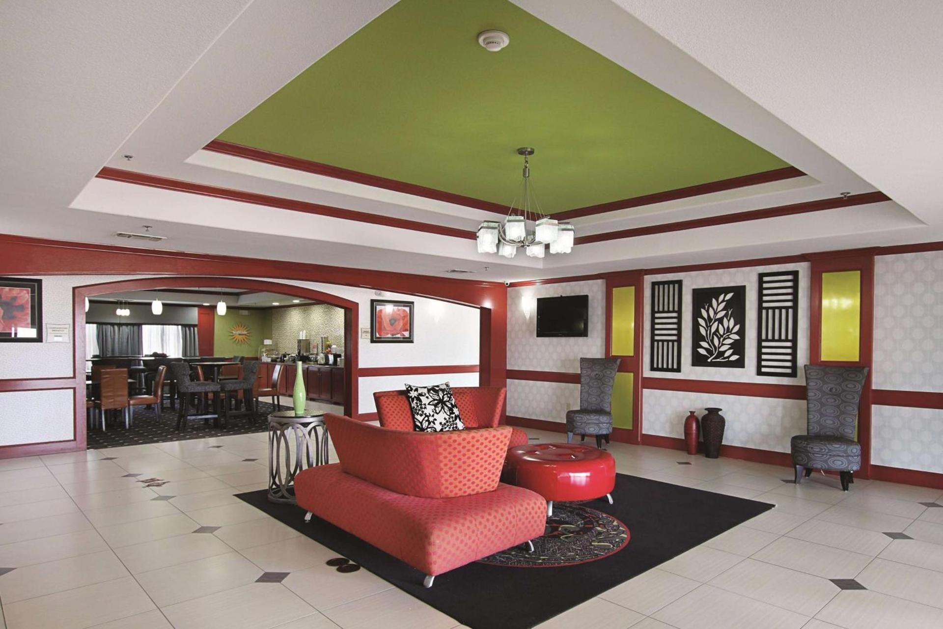 La Quinta Inn & Suites by Wyndham South Dallas - Hutchins photo 12