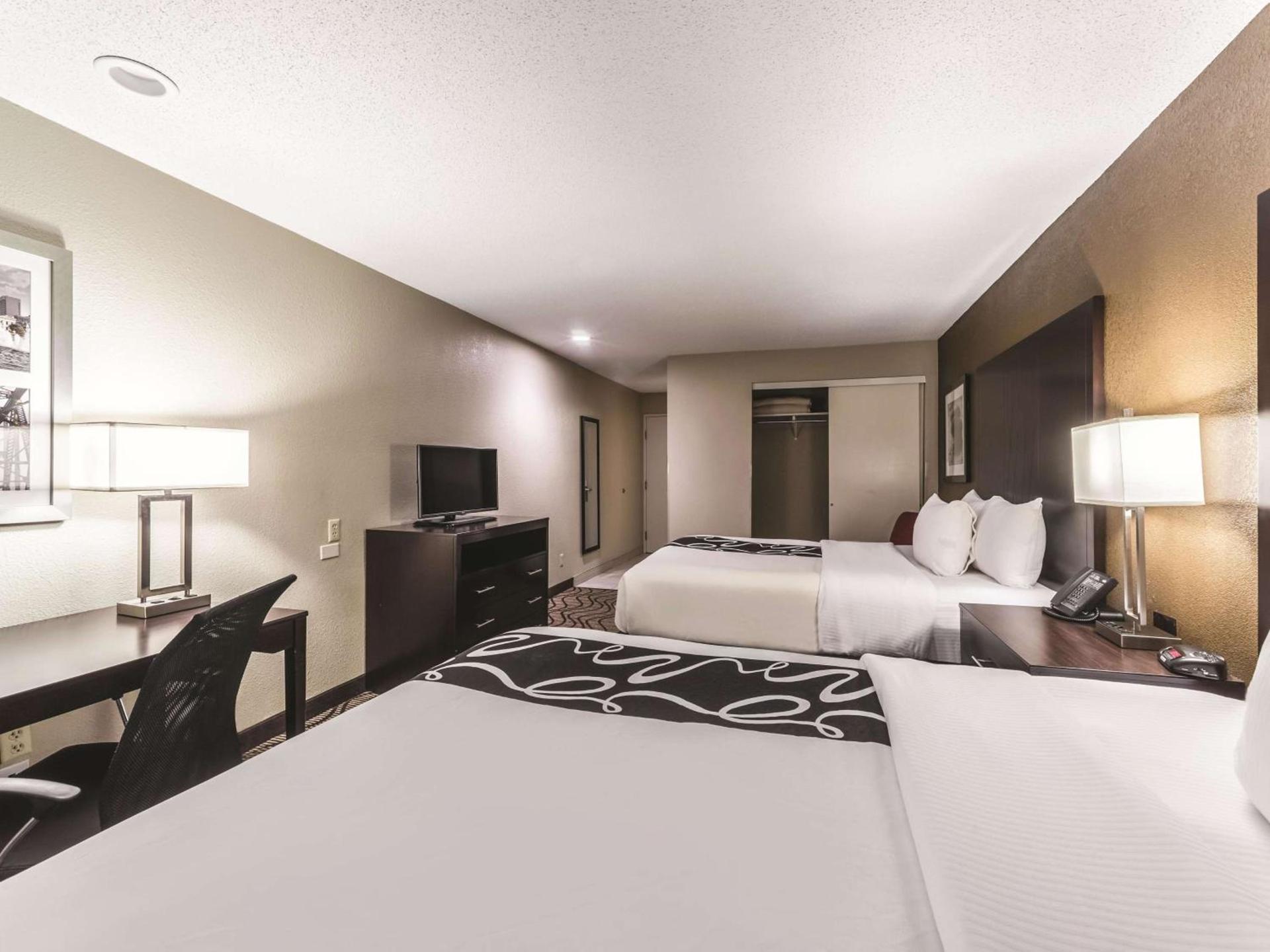 La Quinta by Wyndham Collinsville - St. Louis photo 12
