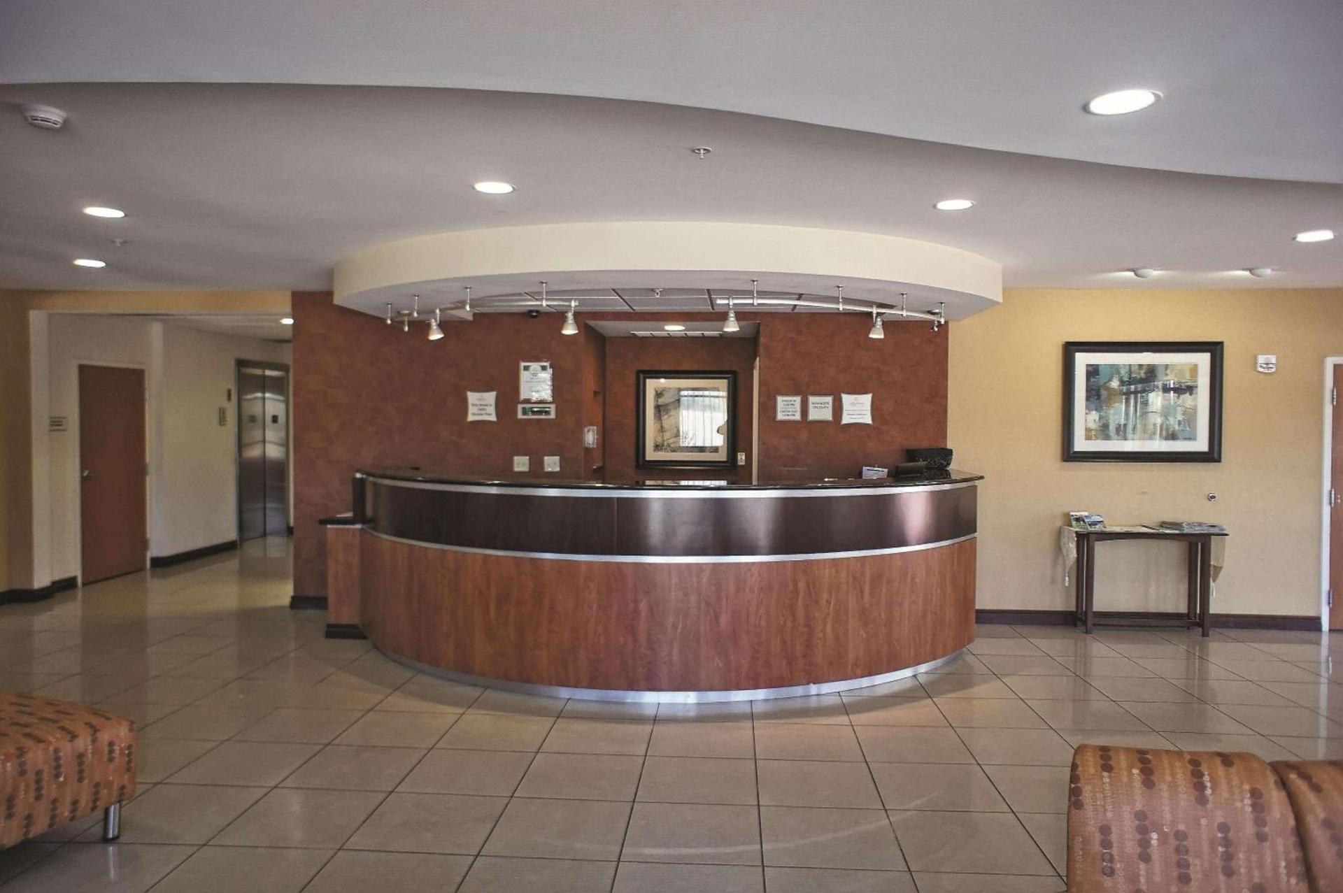 La Quinta by Wyndham Edmond photo 6