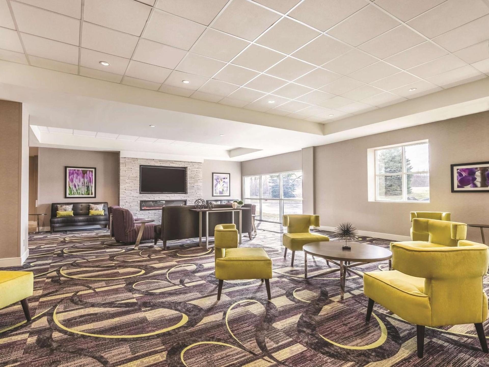 La Quinta by Wyndham Cincinnati Sharonville photo 56