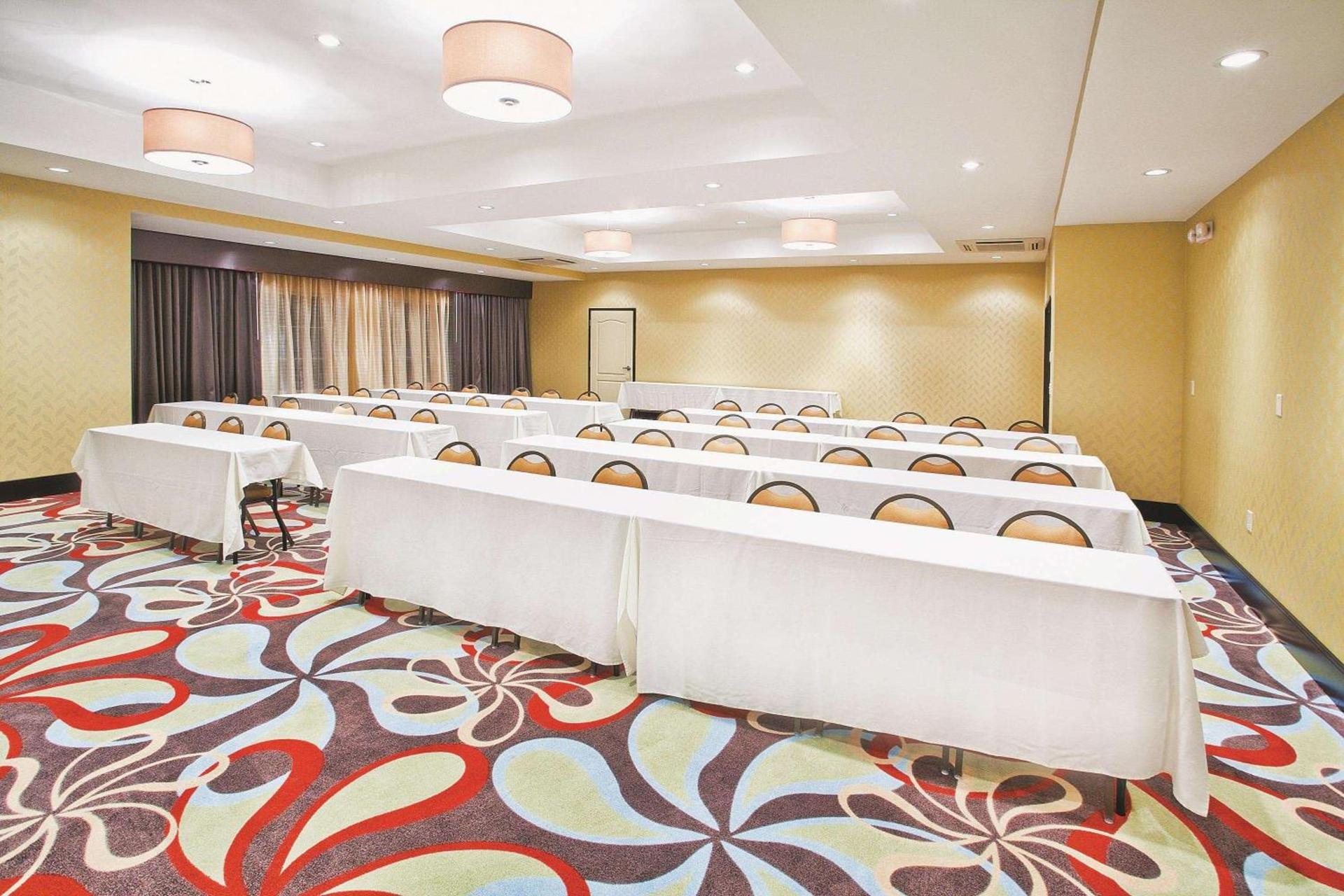 La Quinta by Wyndham Hinesville - Fort Stewart photo 5