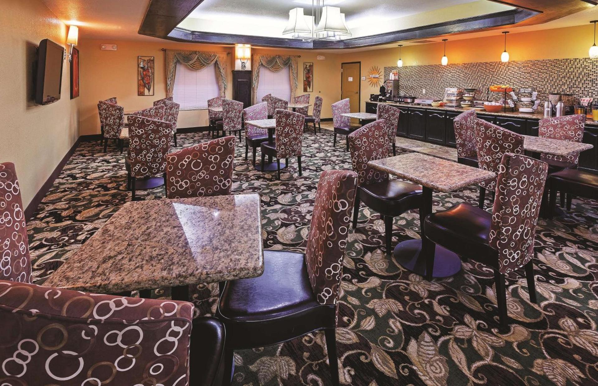 La Quinta by Wyndham Searcy photo 23