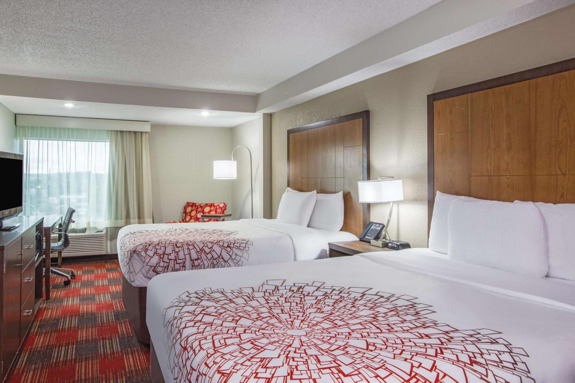 La Quinta Inn & Suites by Wyndham DC Metro Capital Beltway photo 40