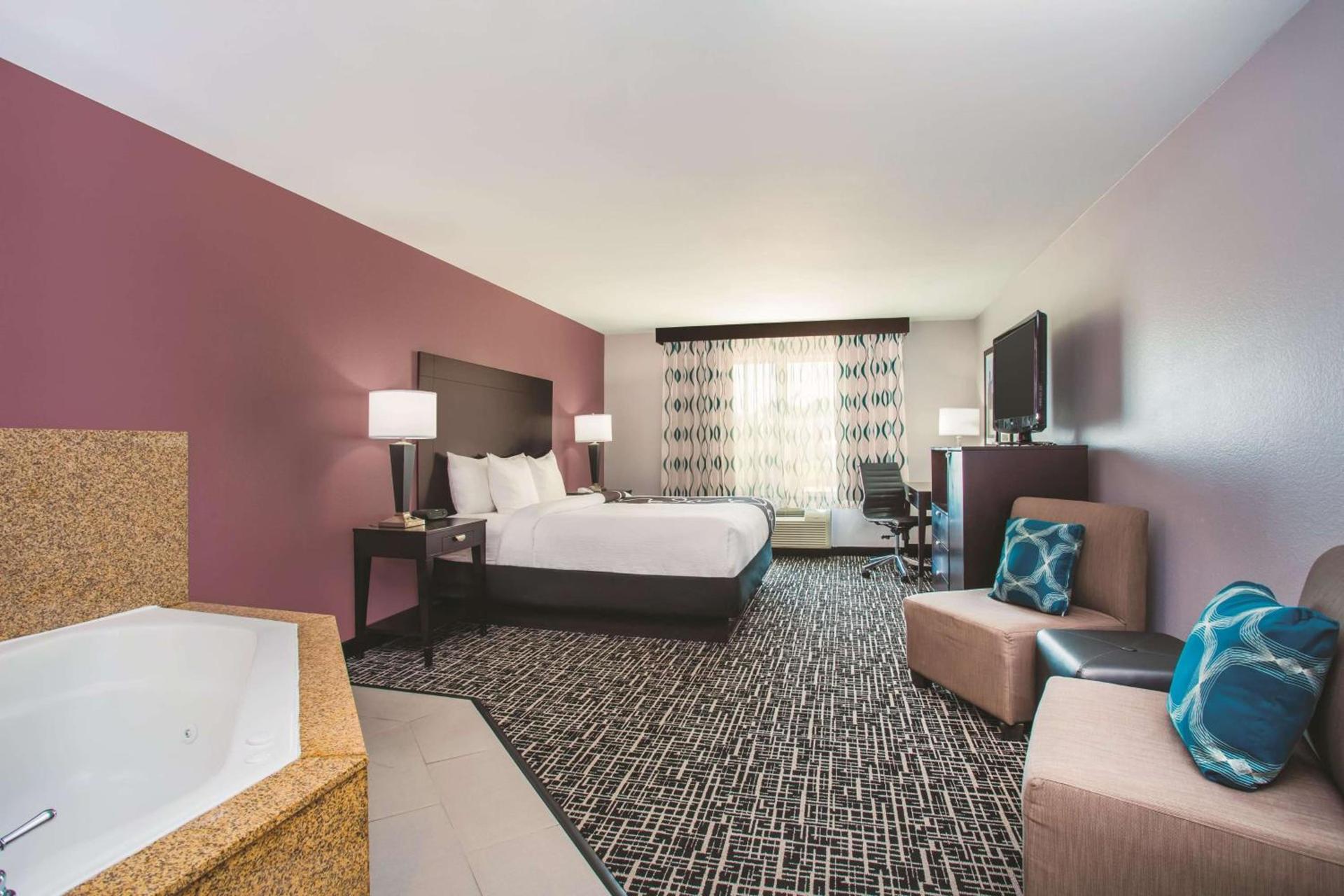 La Quinta by Wyndham Russellville photo 17