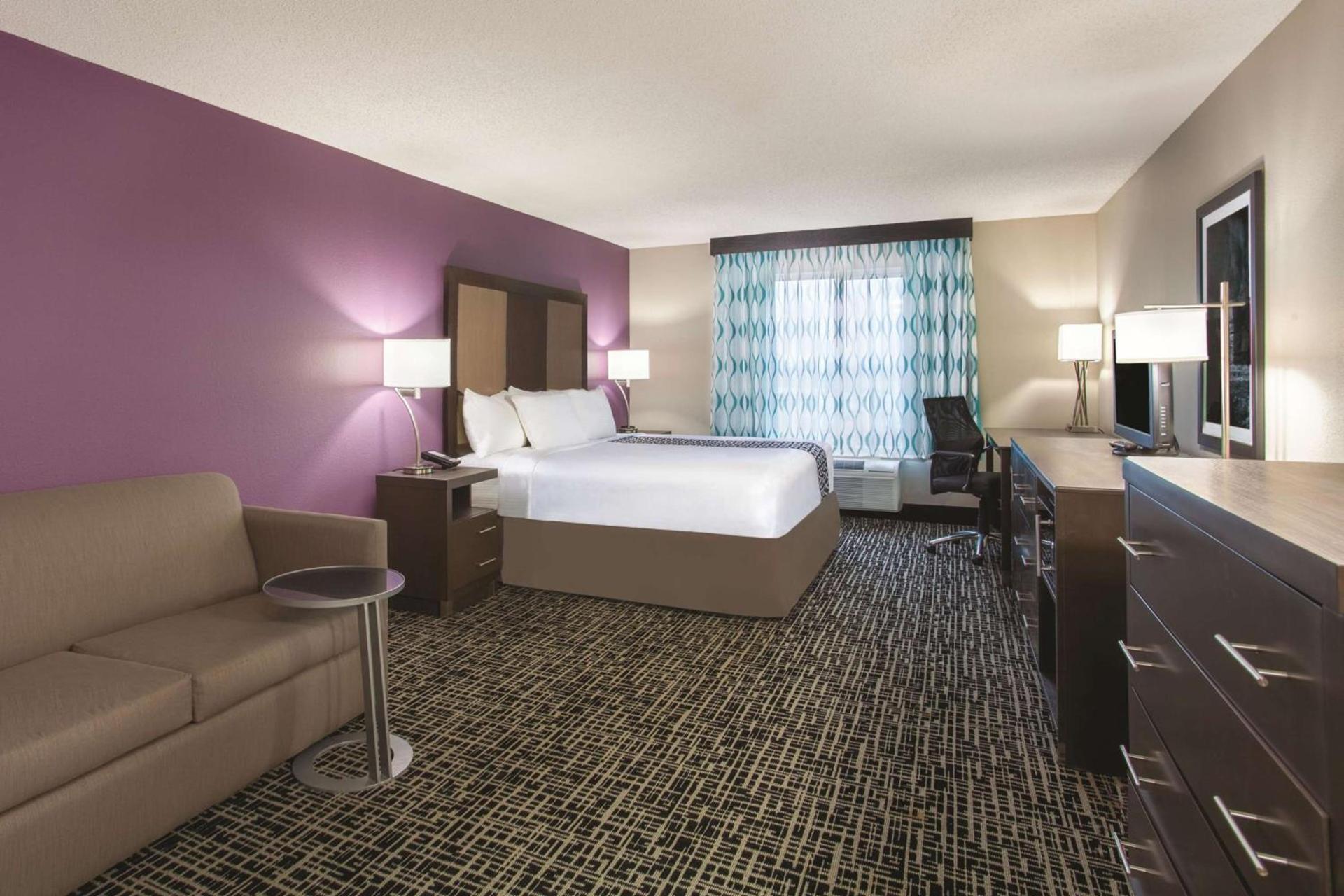 La Quinta by Wyndham Hopkinsville photo 40