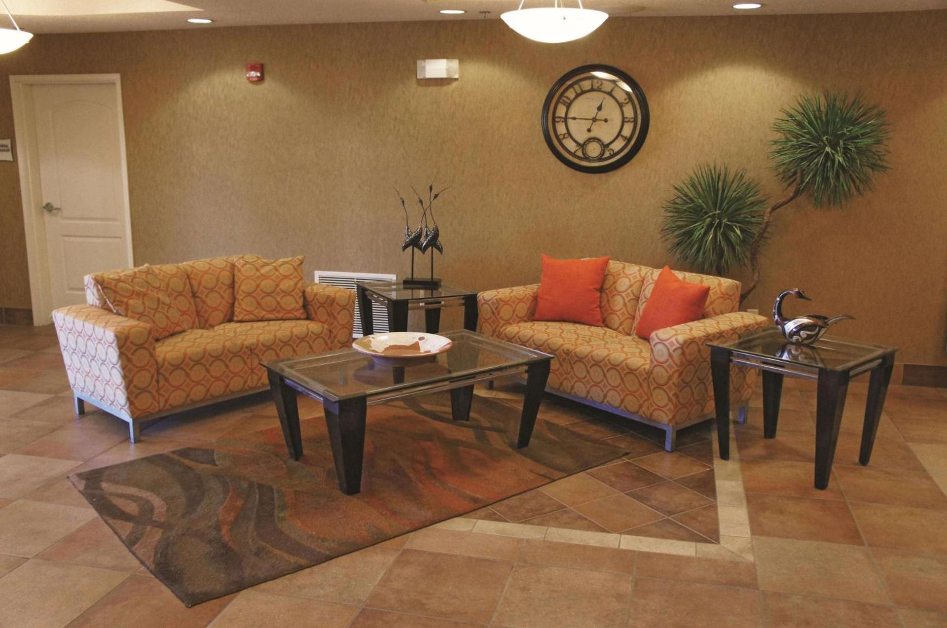 La Quinta by Wyndham Bismarck photo 2