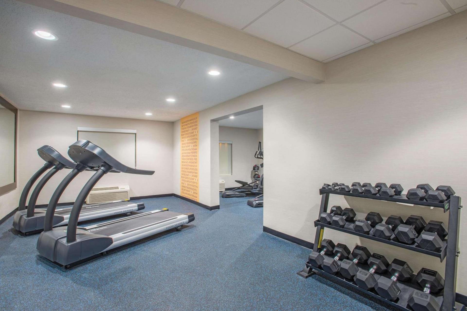 La Quinta Inn & Suites by Wyndham DC Metro Capital Beltway photo 88