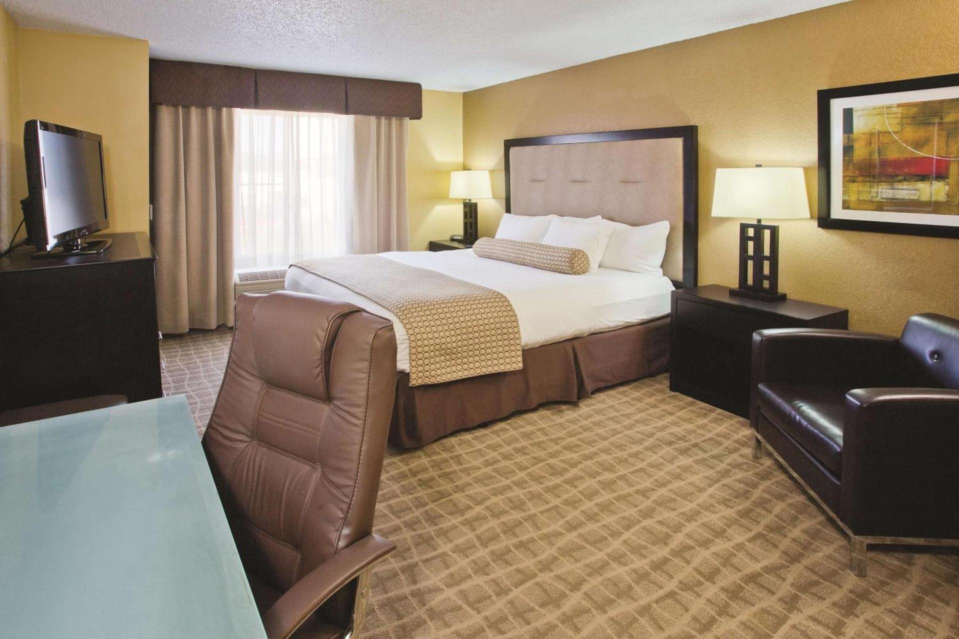 La Quinta by Wyndham Hot Springs photo 13