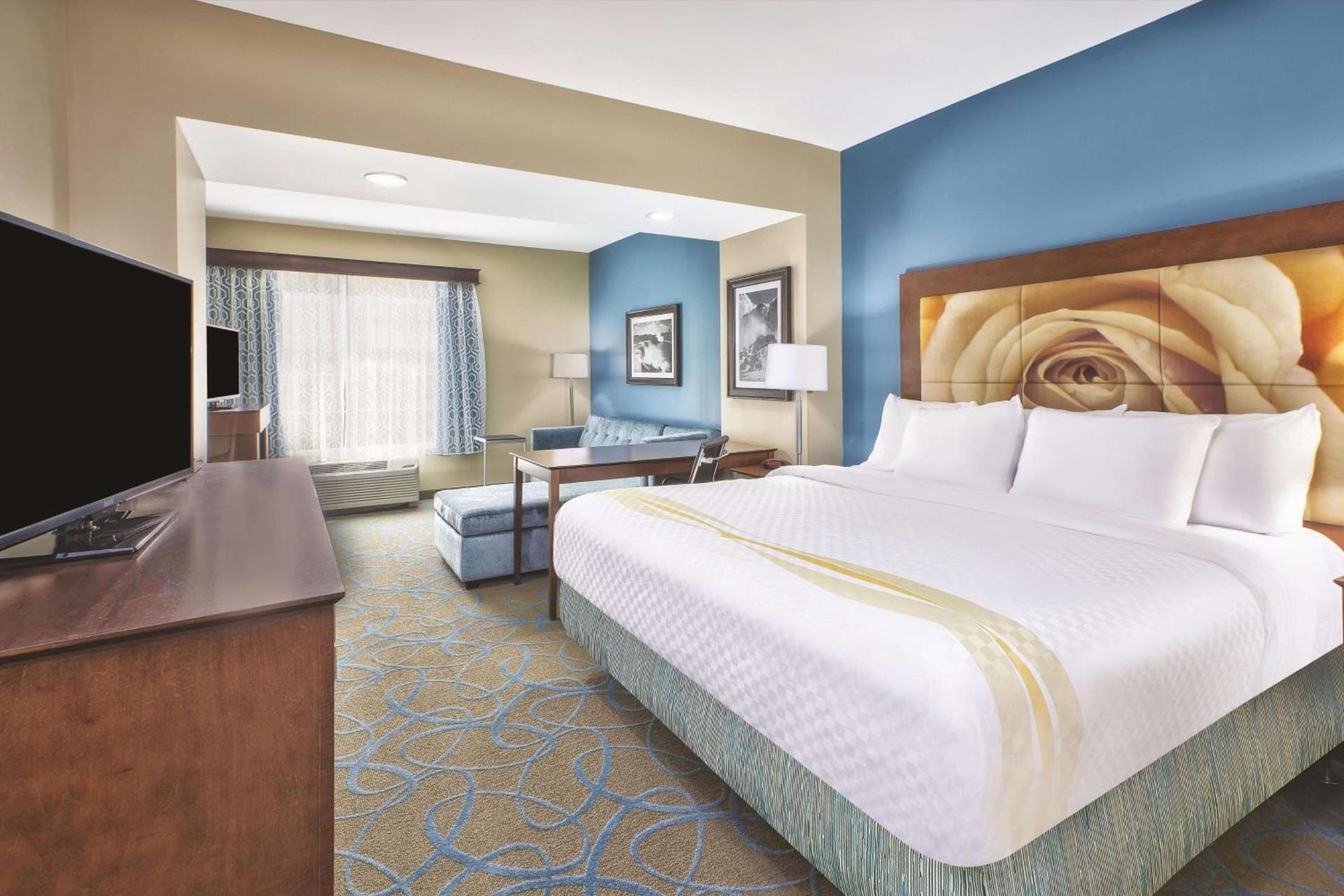 La Quinta by Wyndham Niagara Falls photo 13