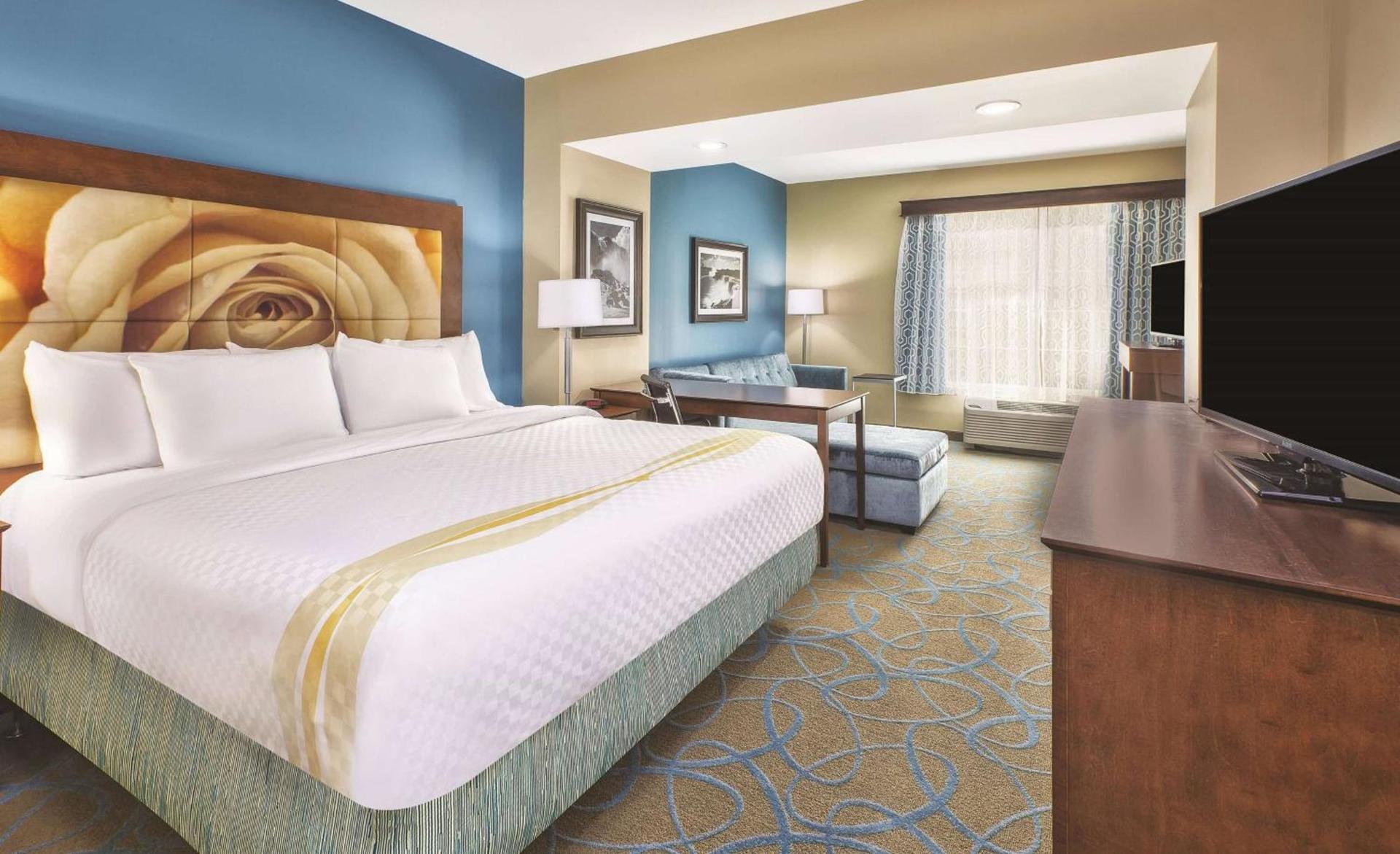 La Quinta by Wyndham Niagara Falls photo 15