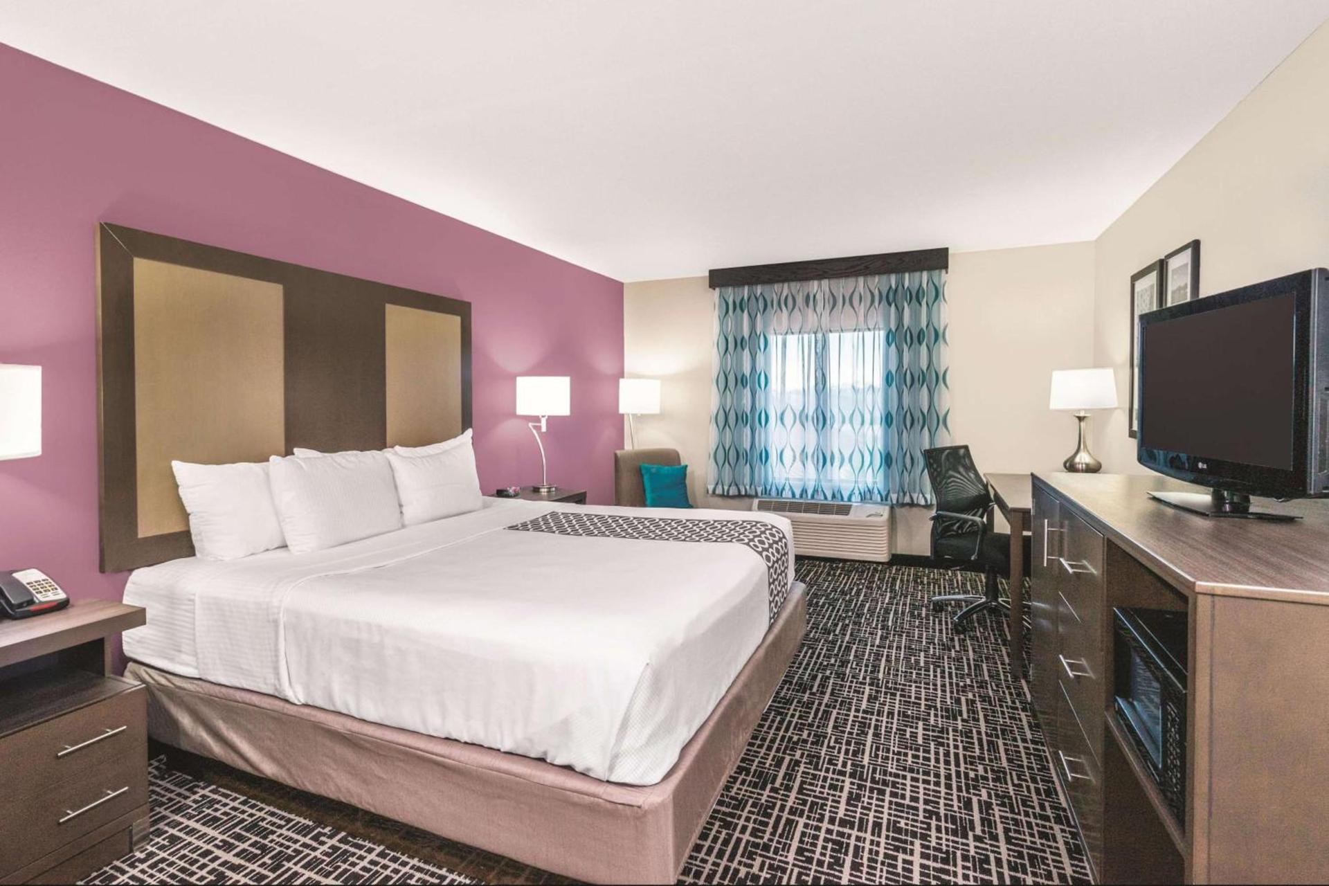 La Quinta by Wyndham Loudon photo 28