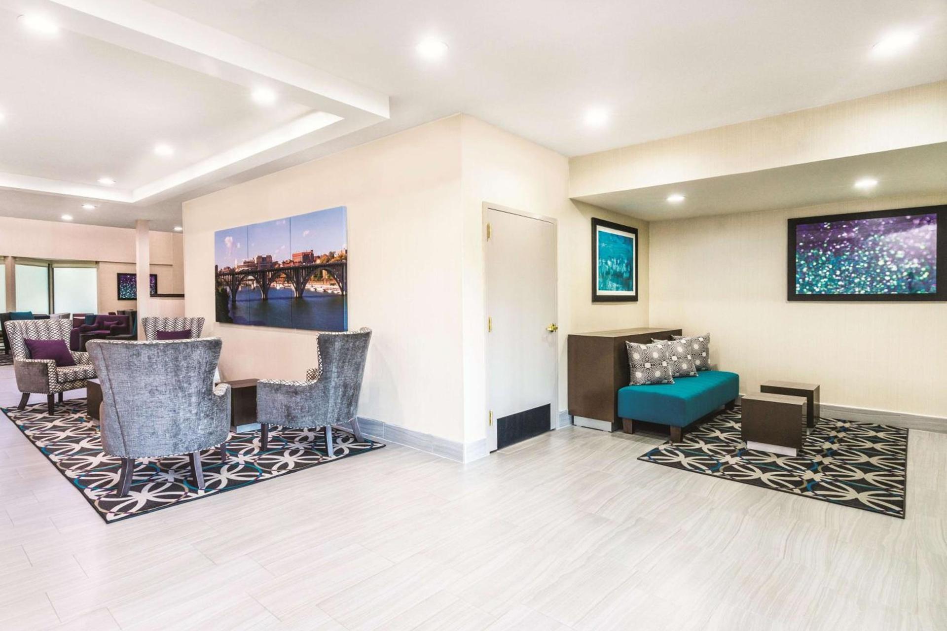 La Quinta by Wyndham Loudon photo 27