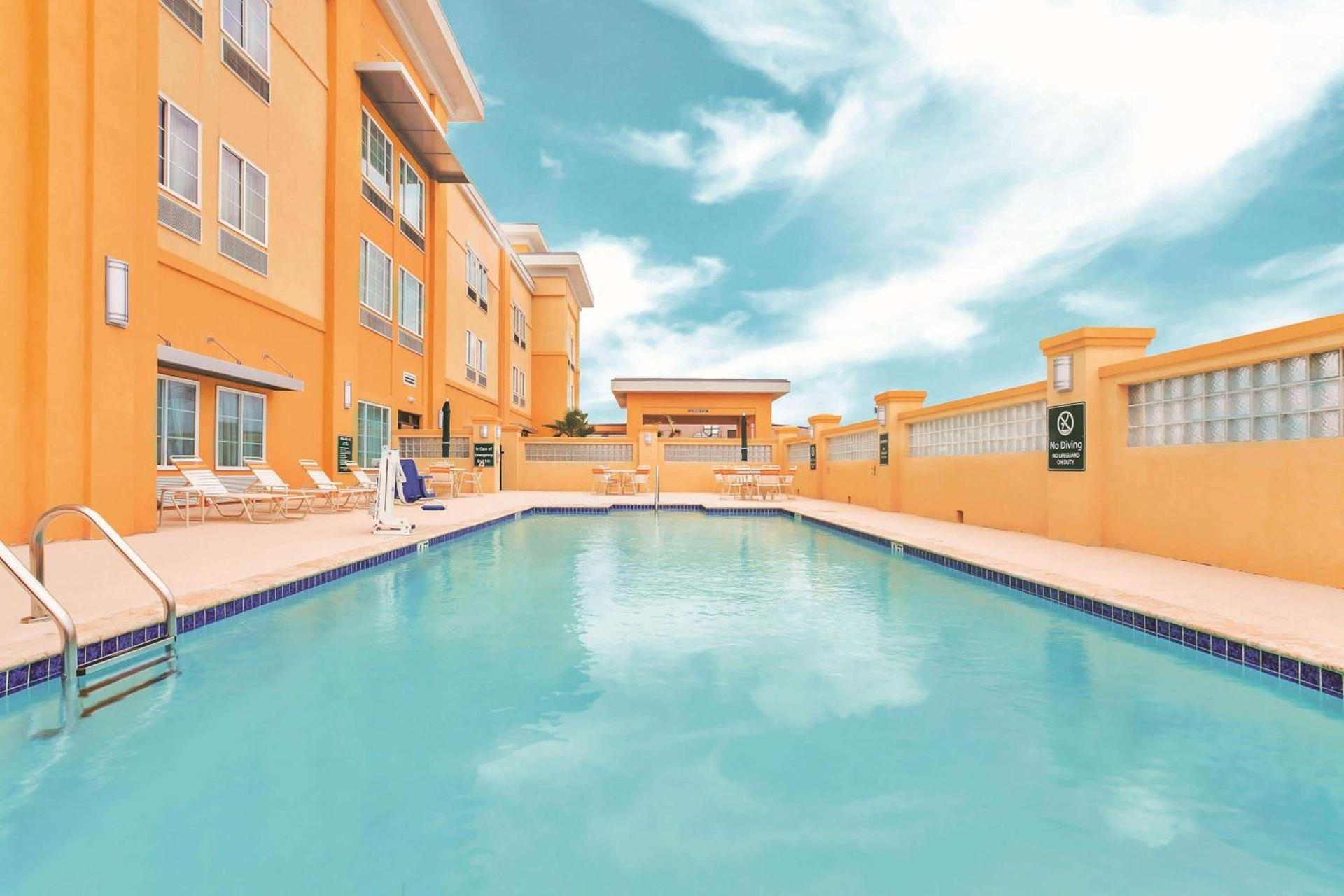 La Quinta by Wyndham Cotulla photo 11