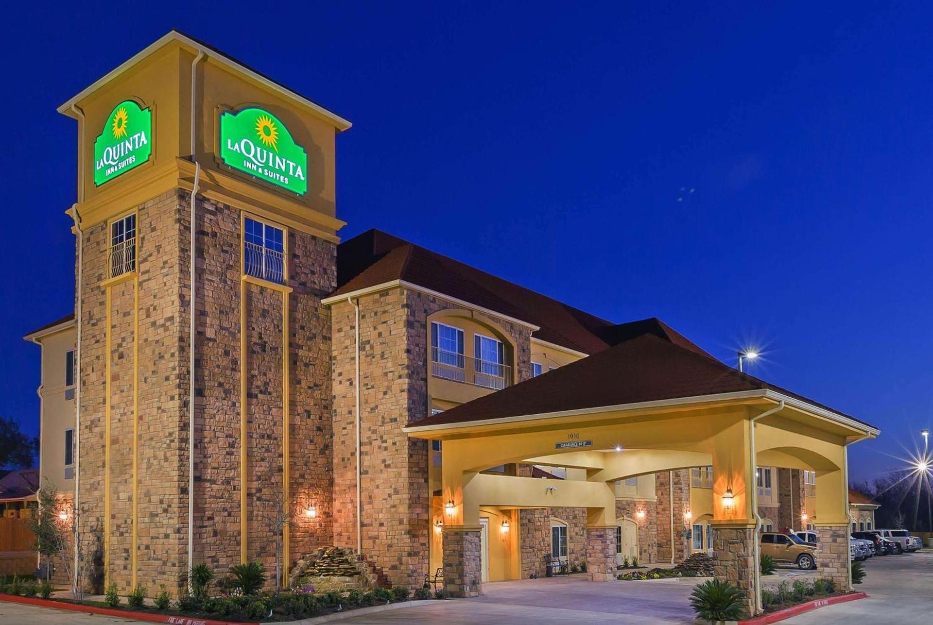La Quinta by Wyndham Floresville photo 43